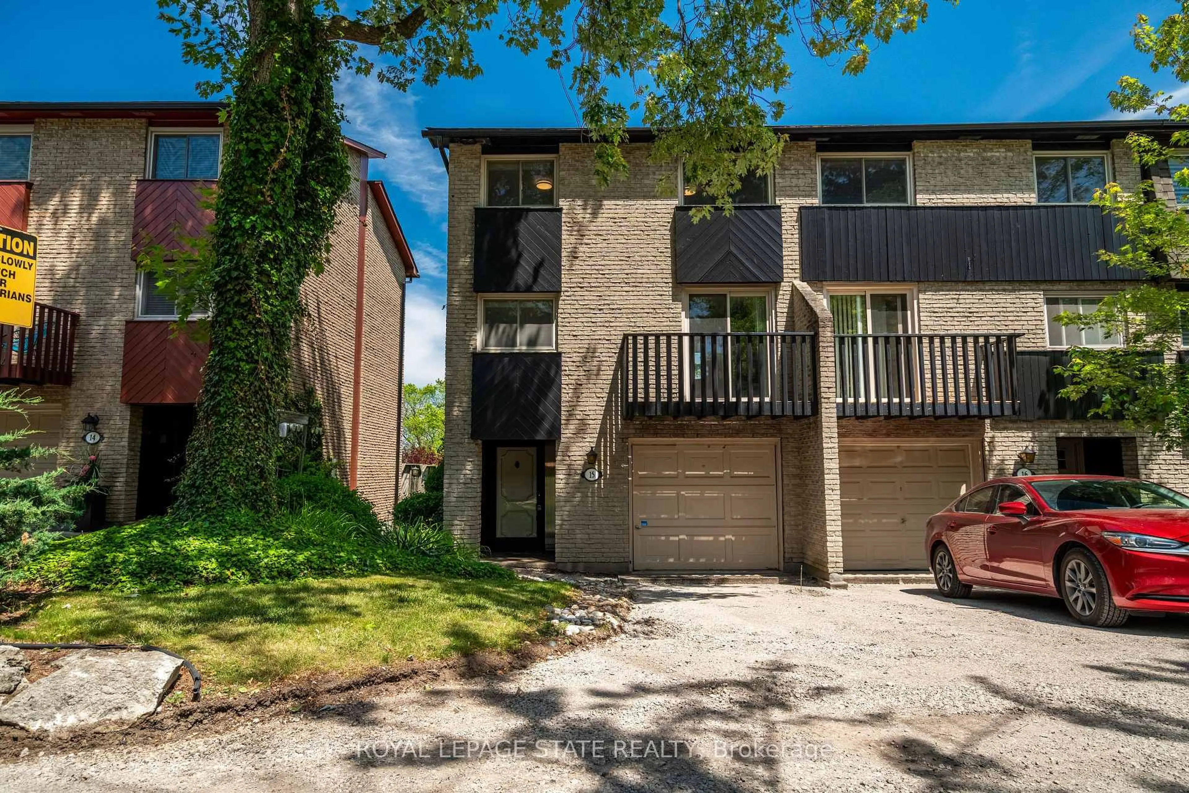 Unknown for 1967 Main St #15, Hamilton Ontario L8S 4P4