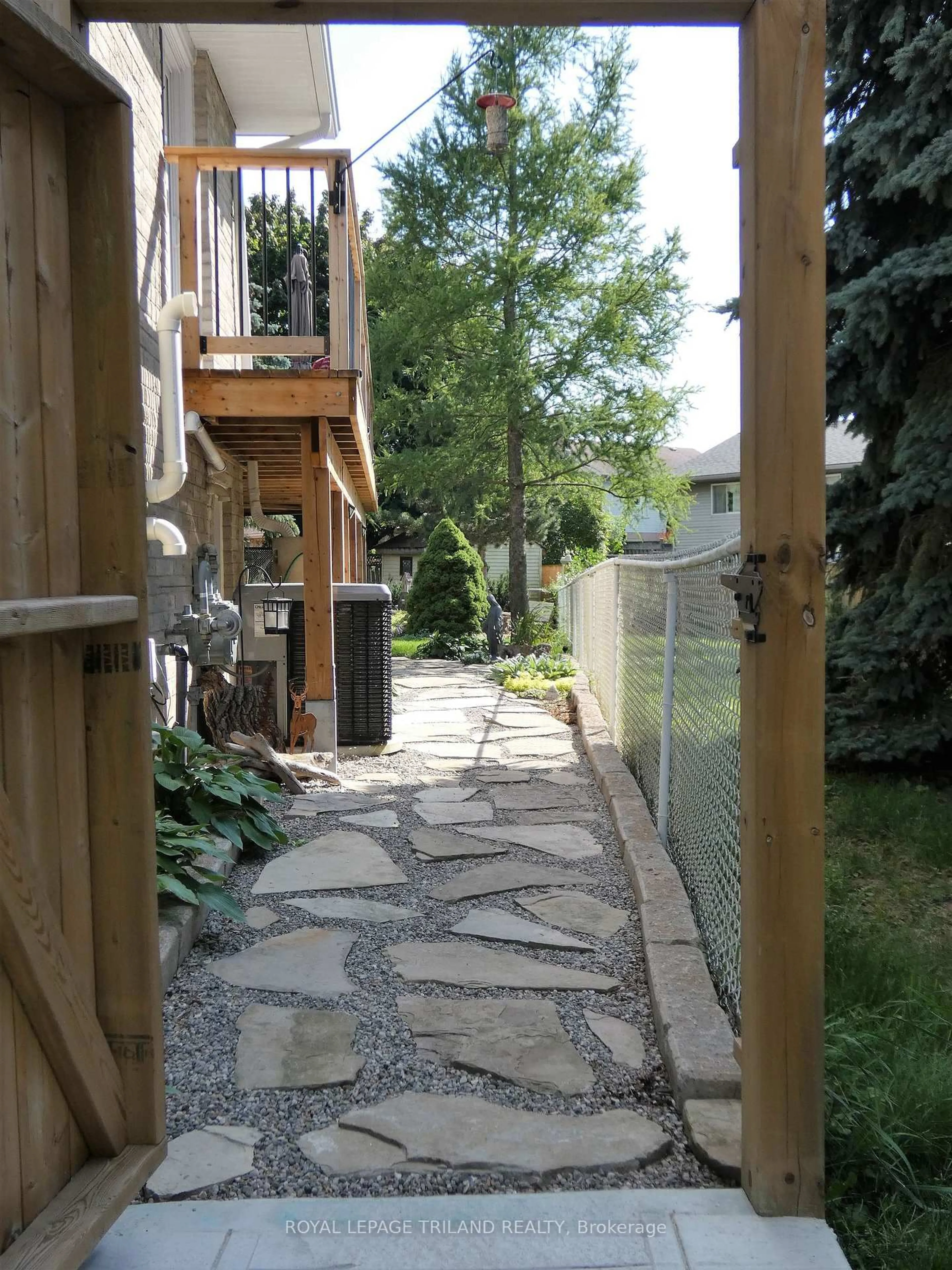 Patio, street for 64 Blanchard Cres, London North Ontario N6G 4E4