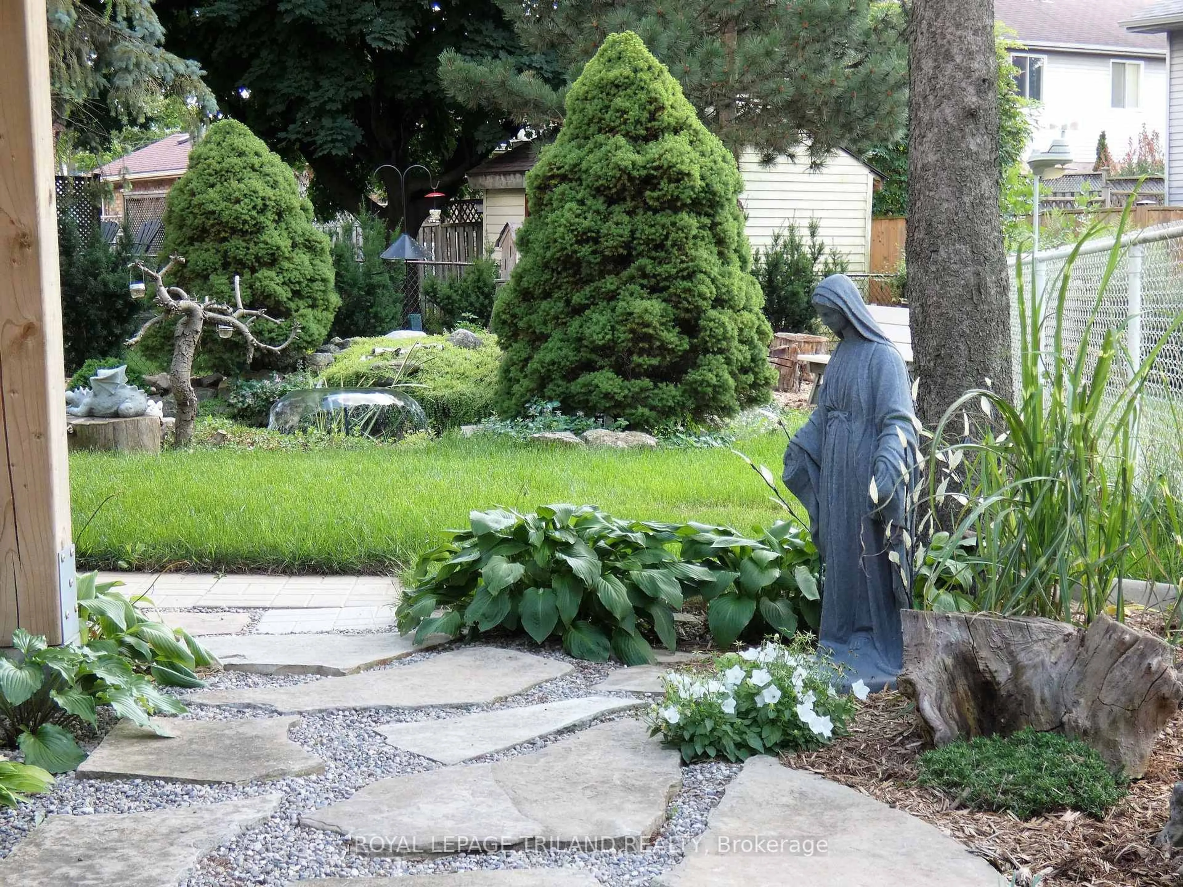 Patio, street for 64 Blanchard Cres, London North Ontario N6G 4E4