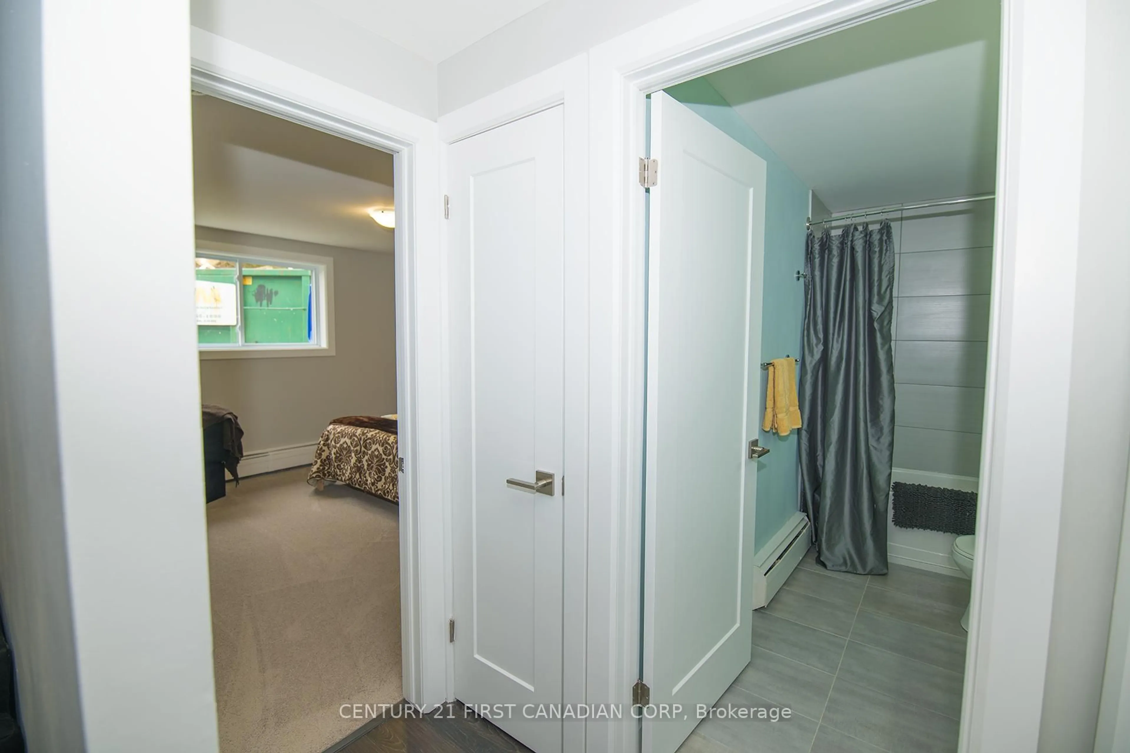 Unknown for 1005 Notre Dame Dr, London South Ontario N6J 3C3