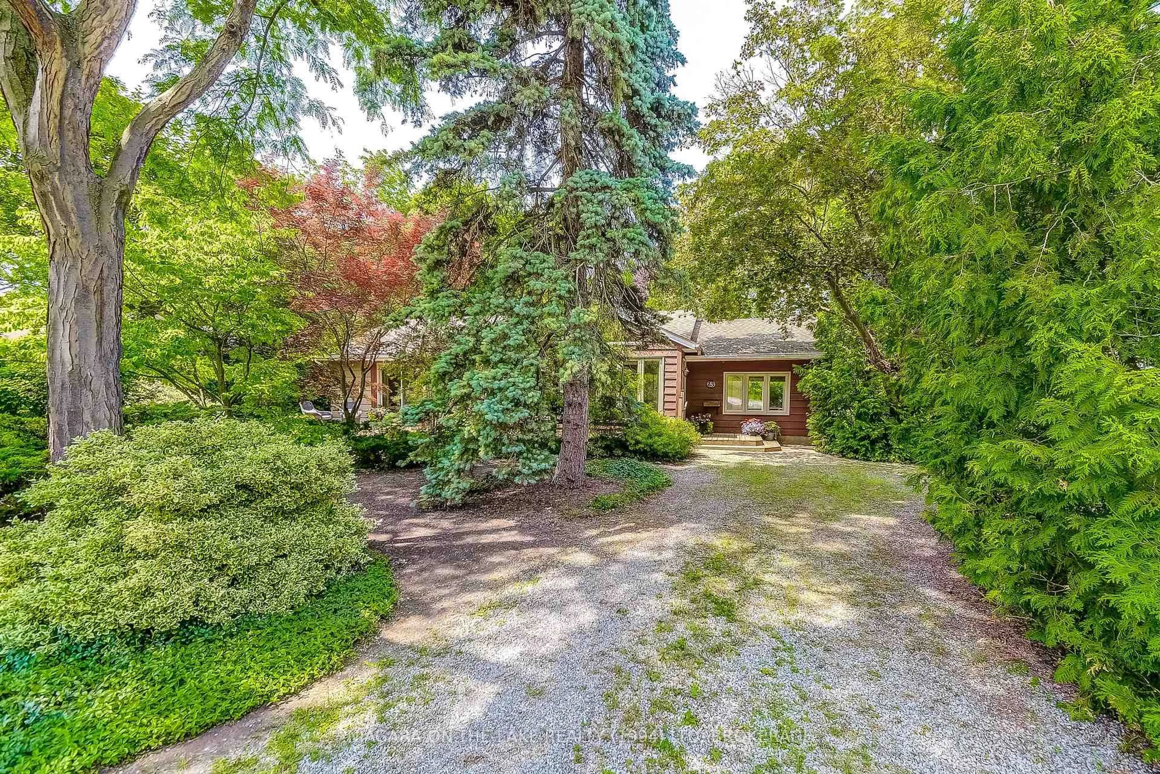 Unknown for 8 Clarence St, Niagara-on-the-Lake Ontario L0S 1L0
