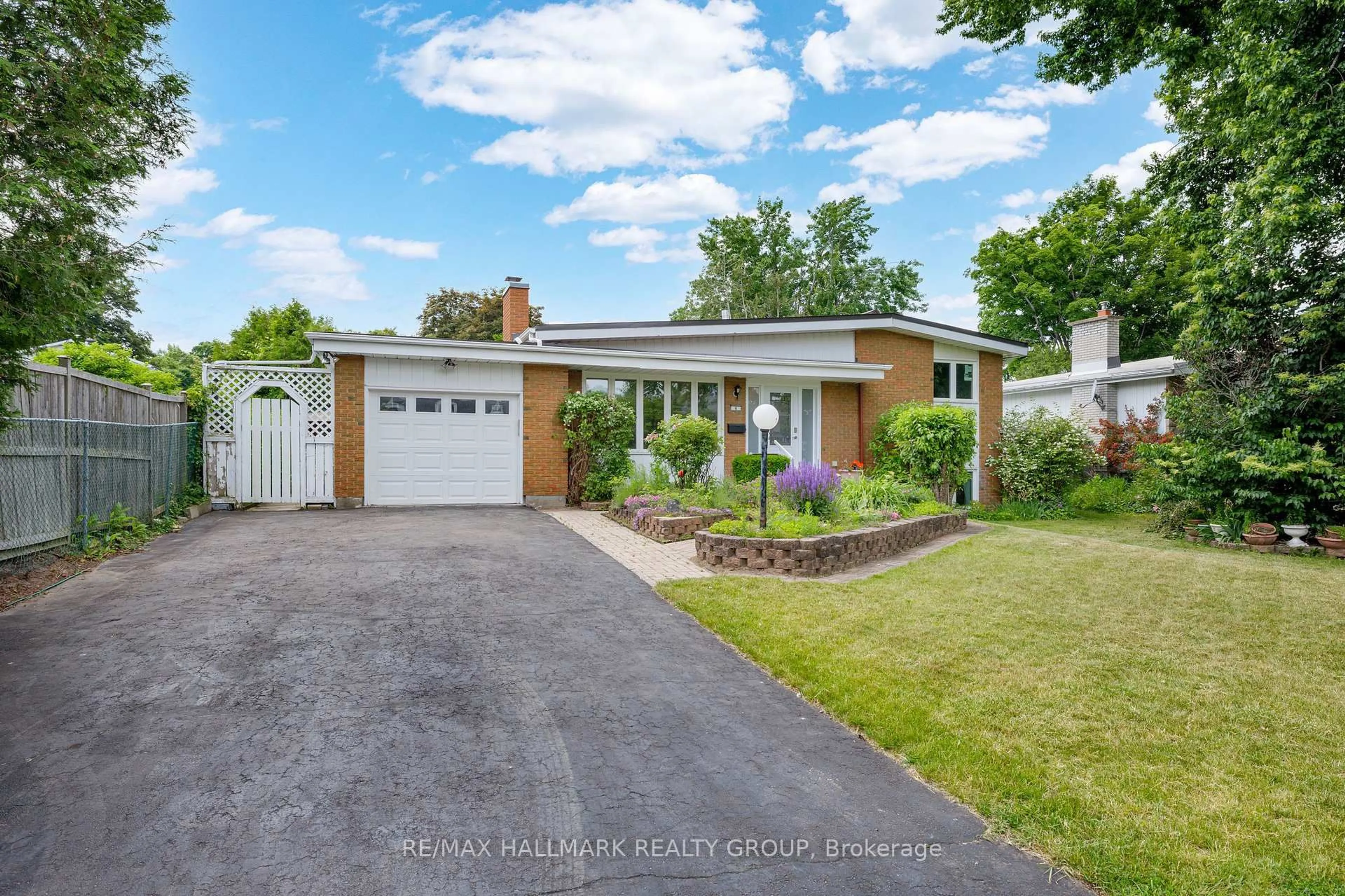Home with vinyl exterior material, street for 4 Roberta Cres, Barrhaven Ontario K2J 1G6