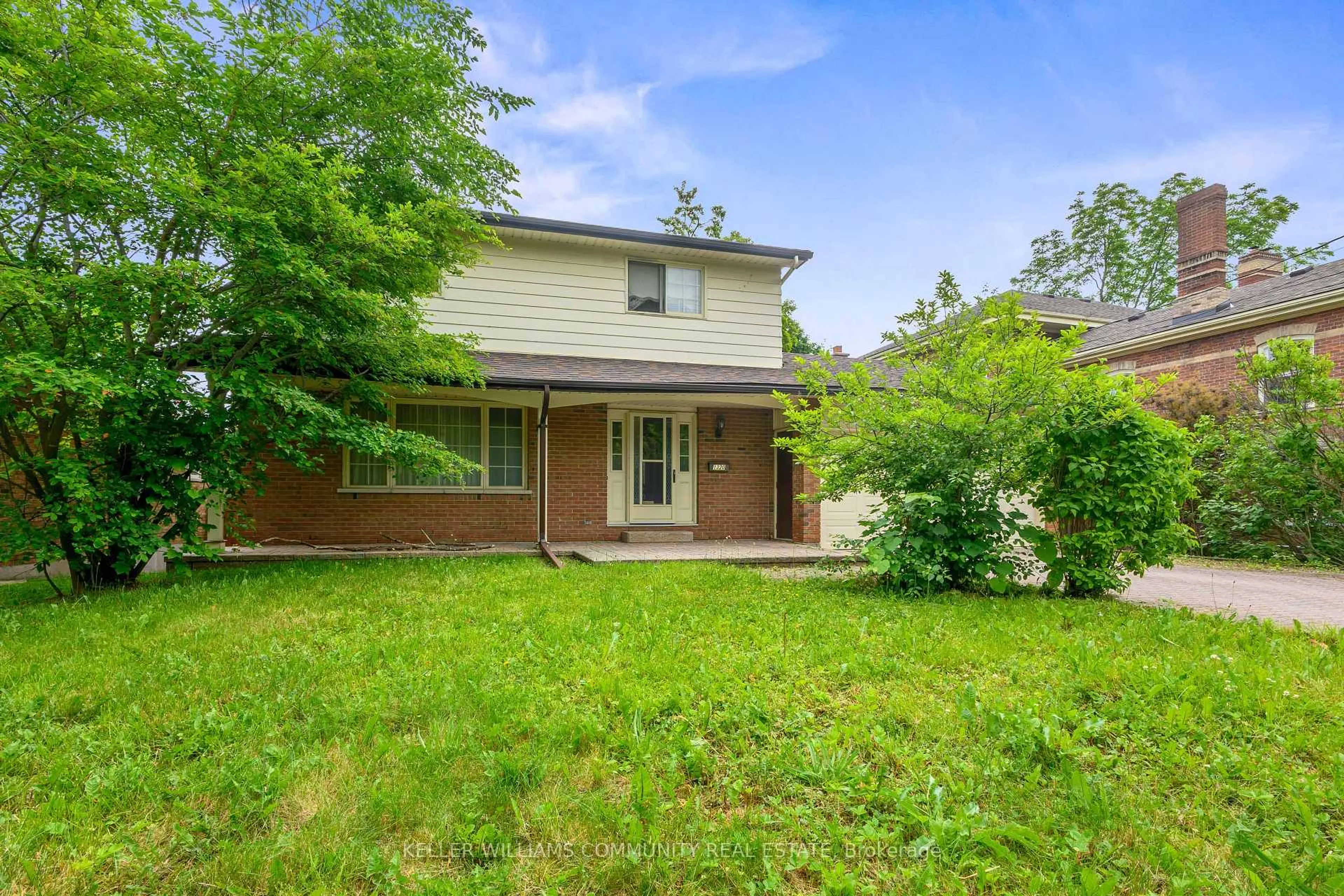 Patio, street for 1320 ALBERTUS Ave, Peterborough Central Ontario K9J 7S3