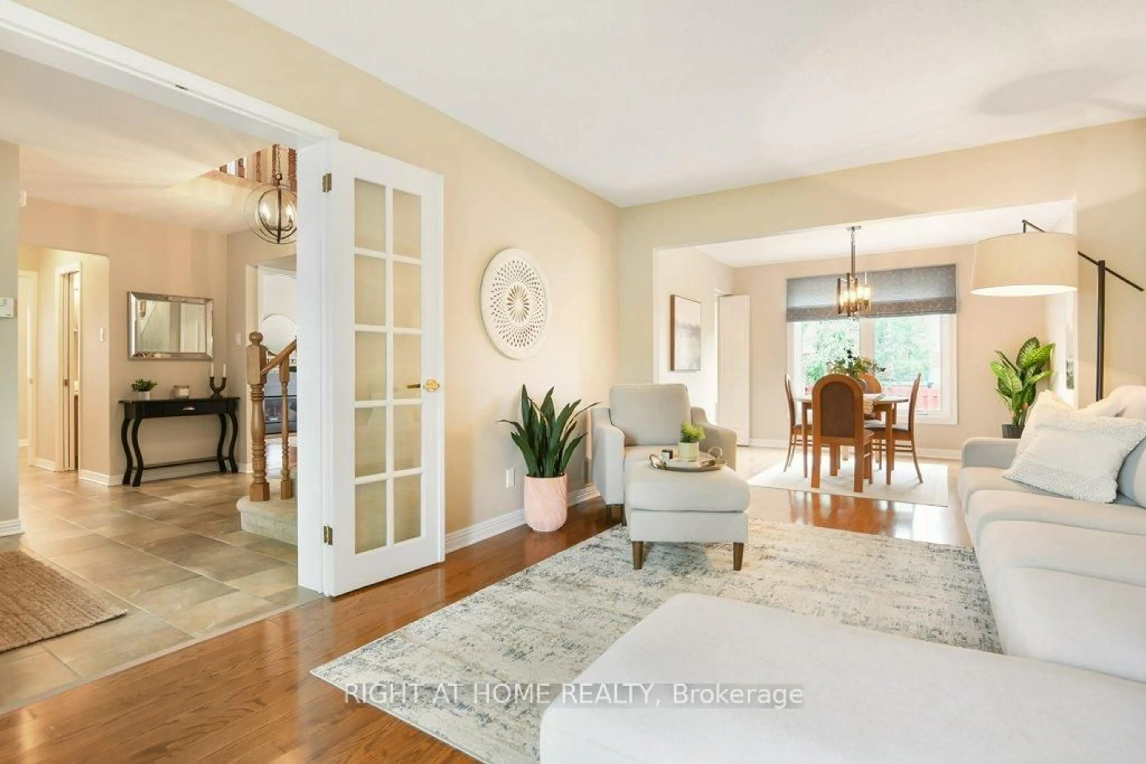 Indoor entryway for 3 Mancil Dr, Ottawa Ontario K2J 2K5