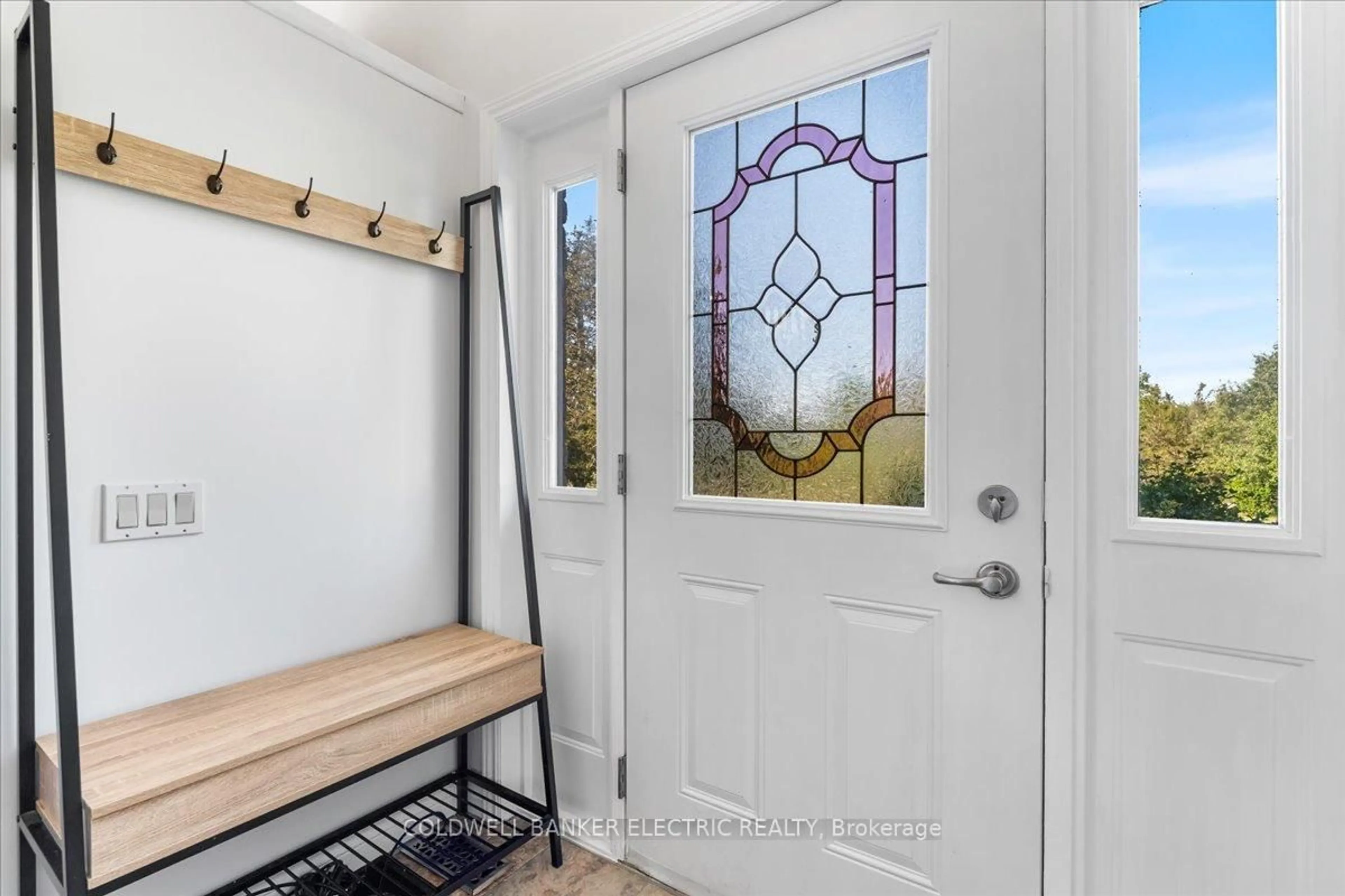 Indoor entryway for 15 Mcintyre Rd, Prince Edward County Ontario K0K 1A0
