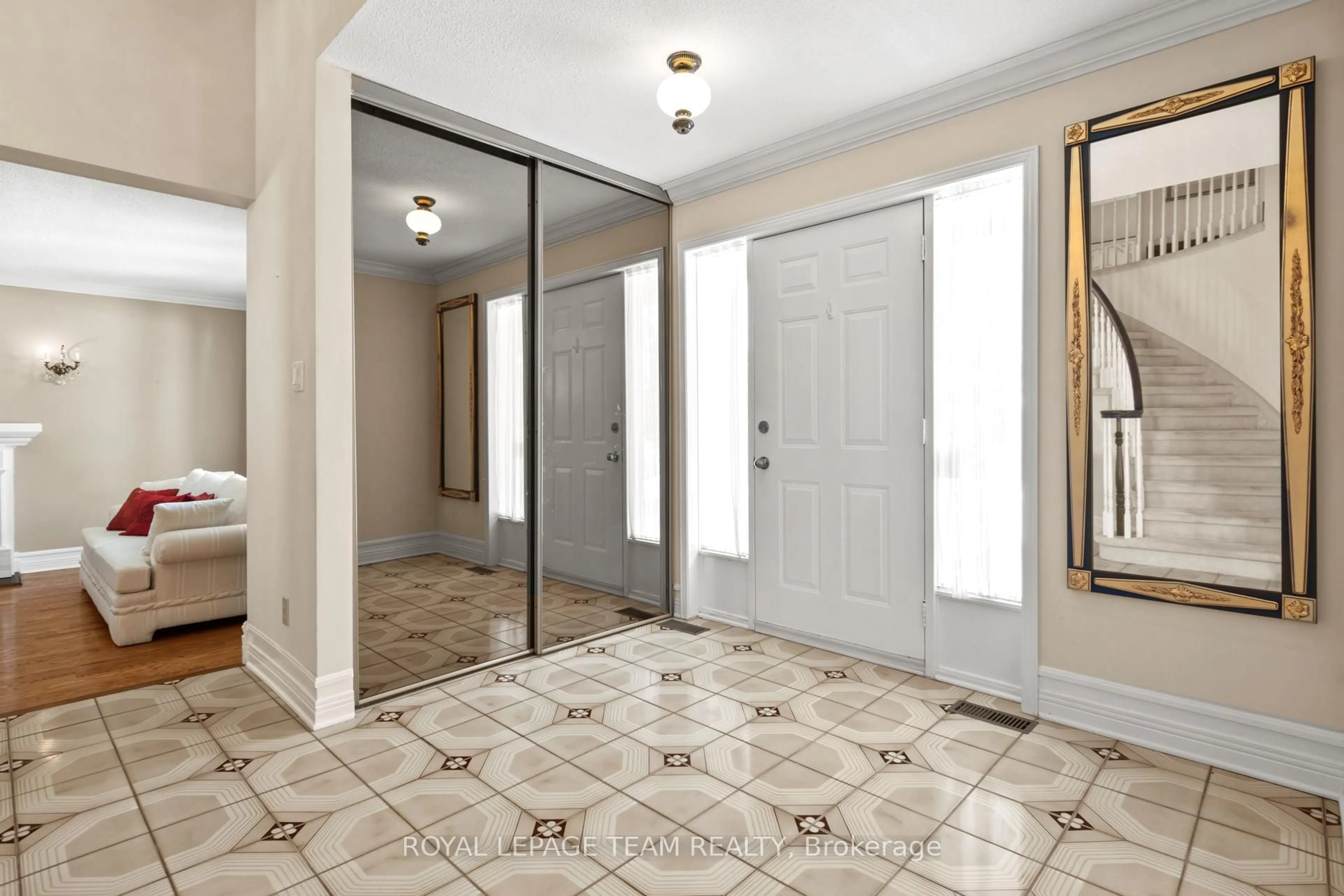 Indoor entryway for 44 Sycamore Dr, Ottawa Ontario K2H 8K3