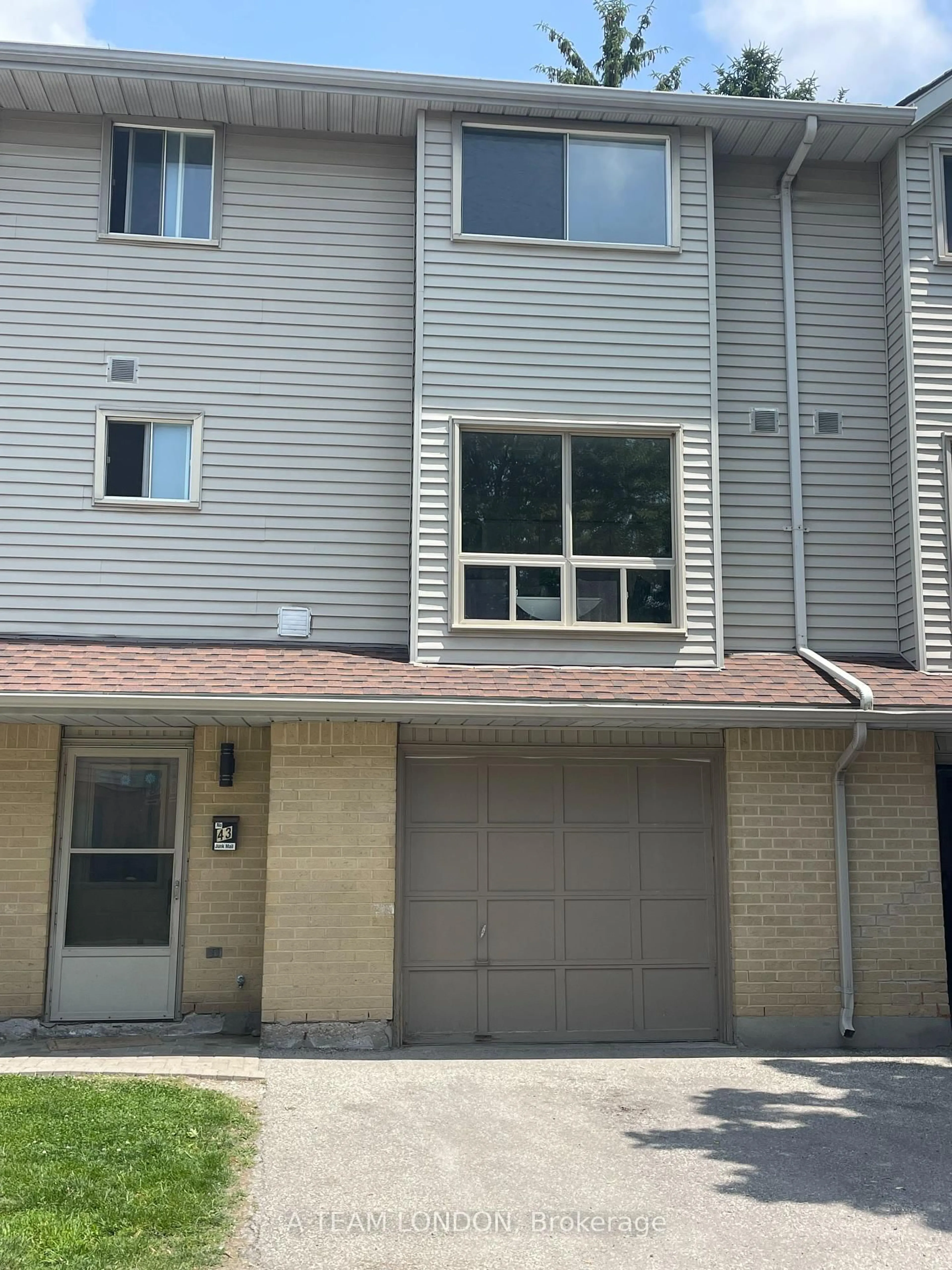 Home with vinyl exterior material, street for 35 Waterman Ave #43, London South Ontario N6C 5T6