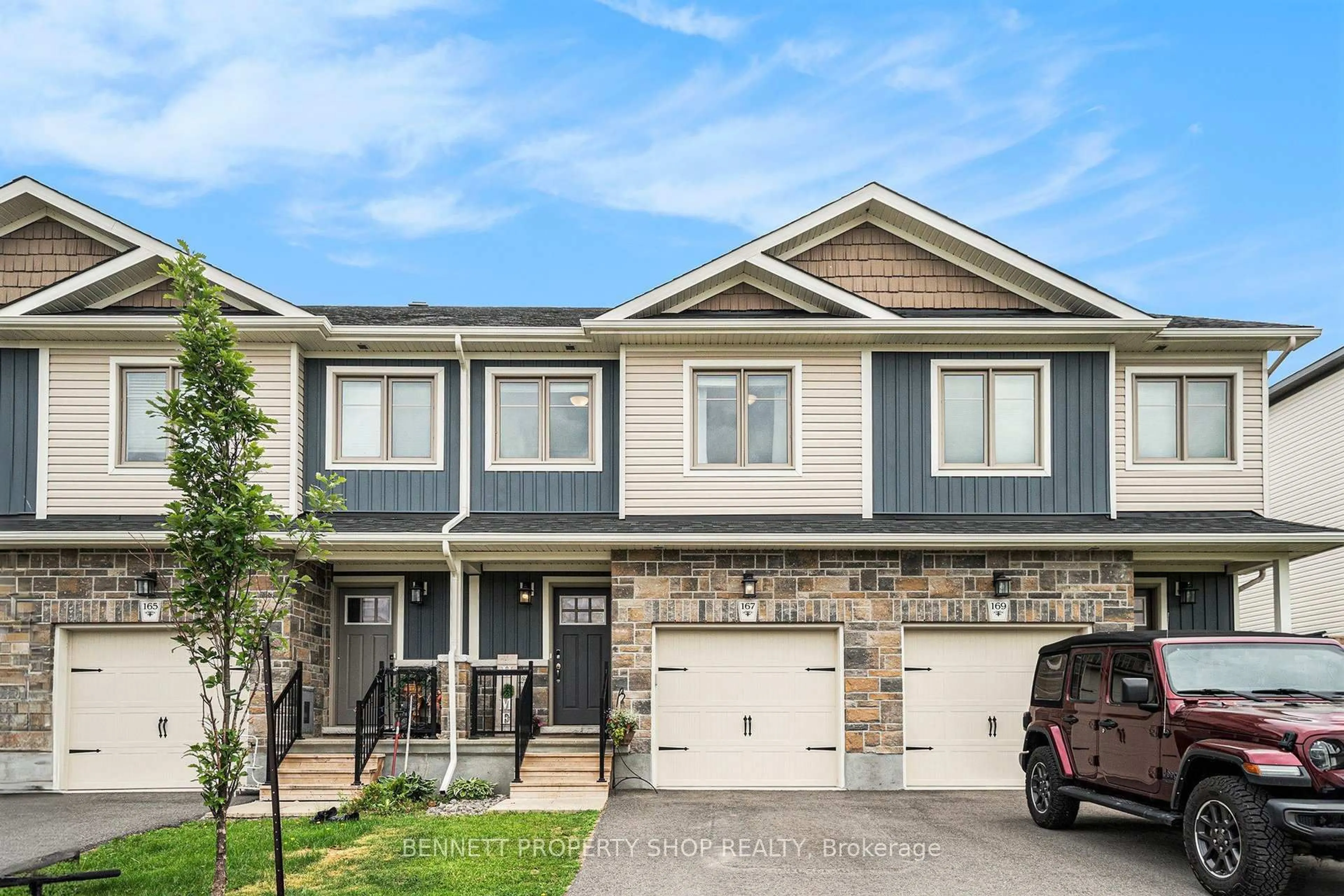 Home with vinyl exterior material, street for 167 Ferrara Dr, Smiths Falls Ontario K7A 0A2
