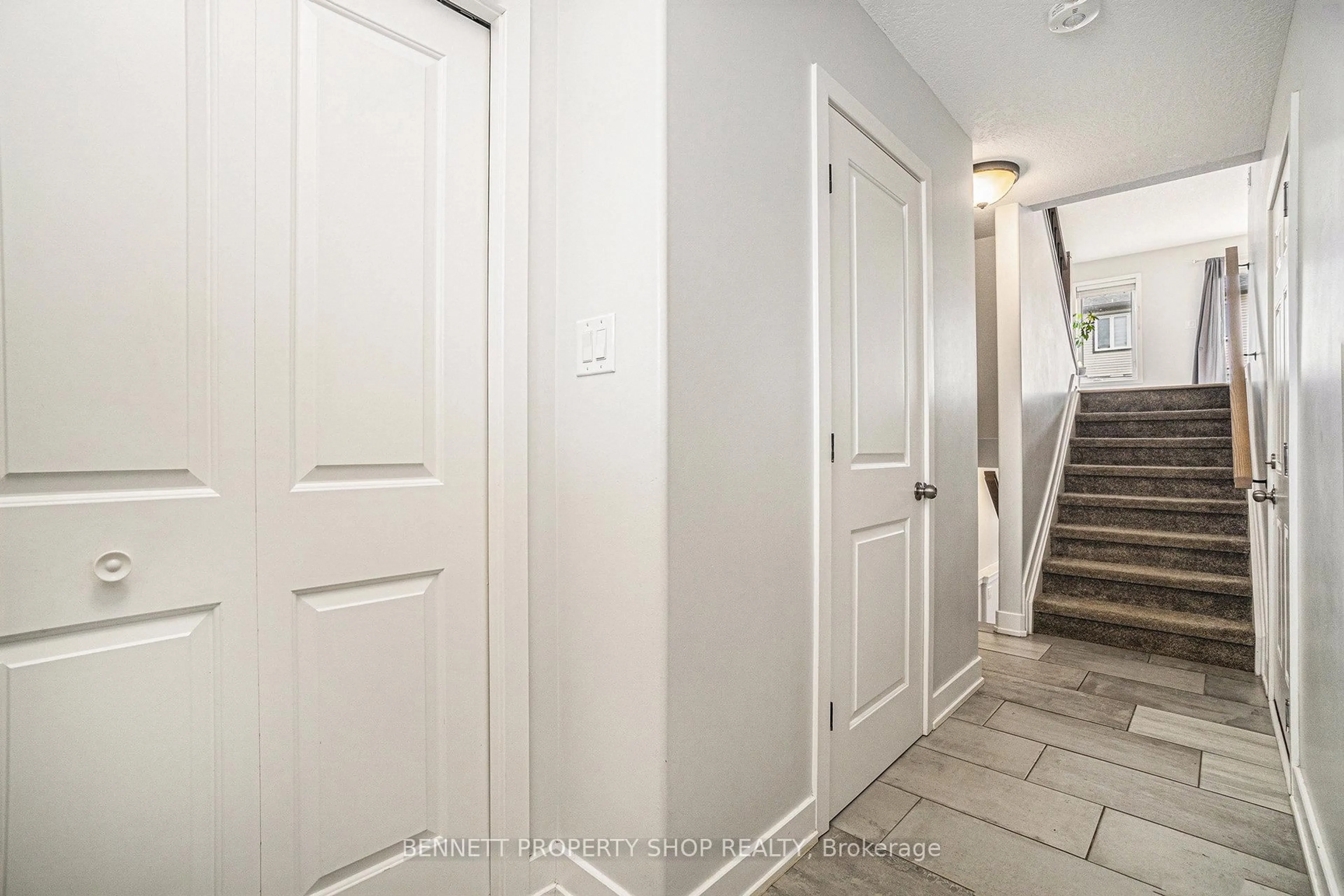 Indoor entryway for 167 Ferrara Dr, Smiths Falls Ontario K7A 0A2