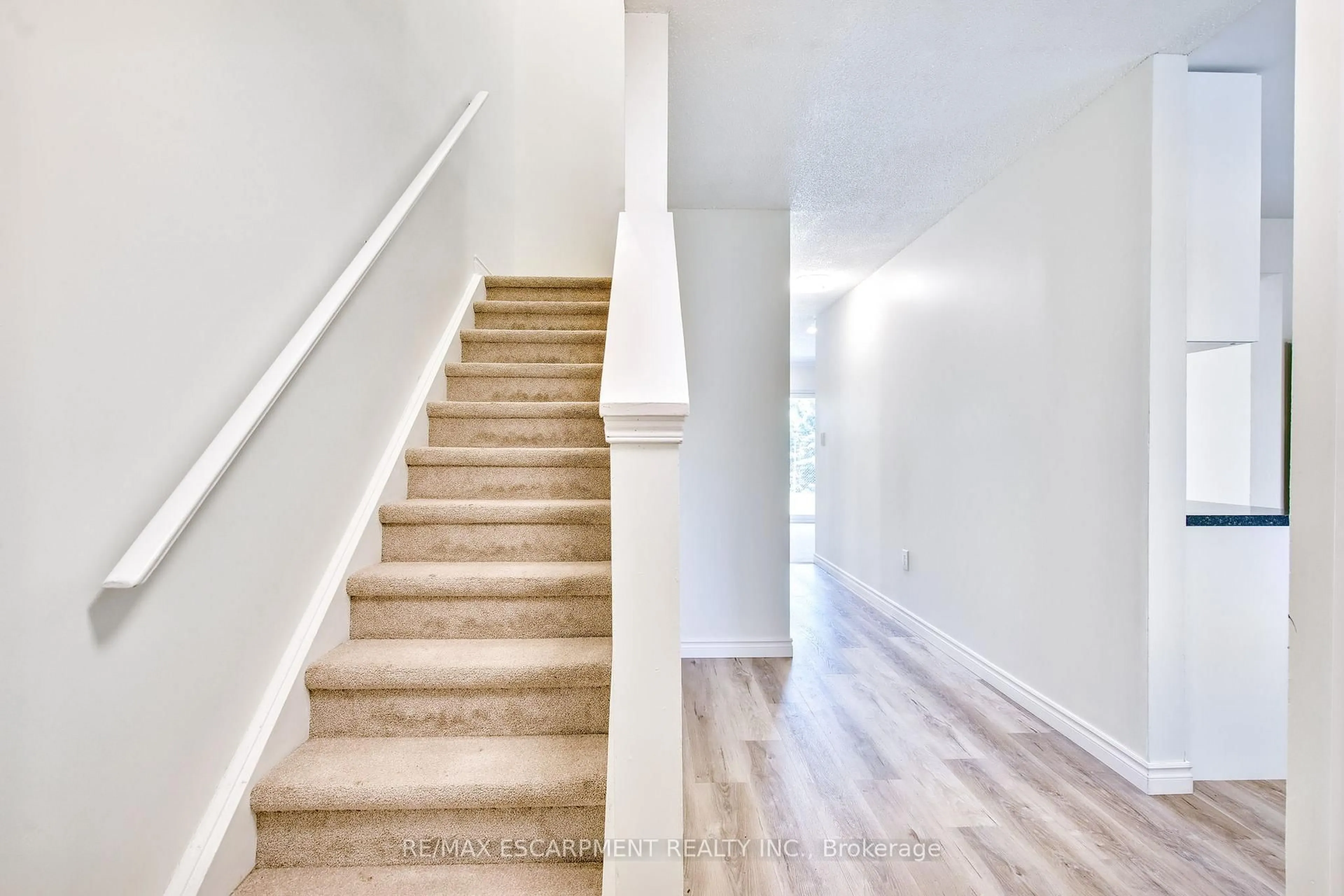 Stairs for 65 Dorchester Blvd #23, St. Catharines Ontario L2M 7T4