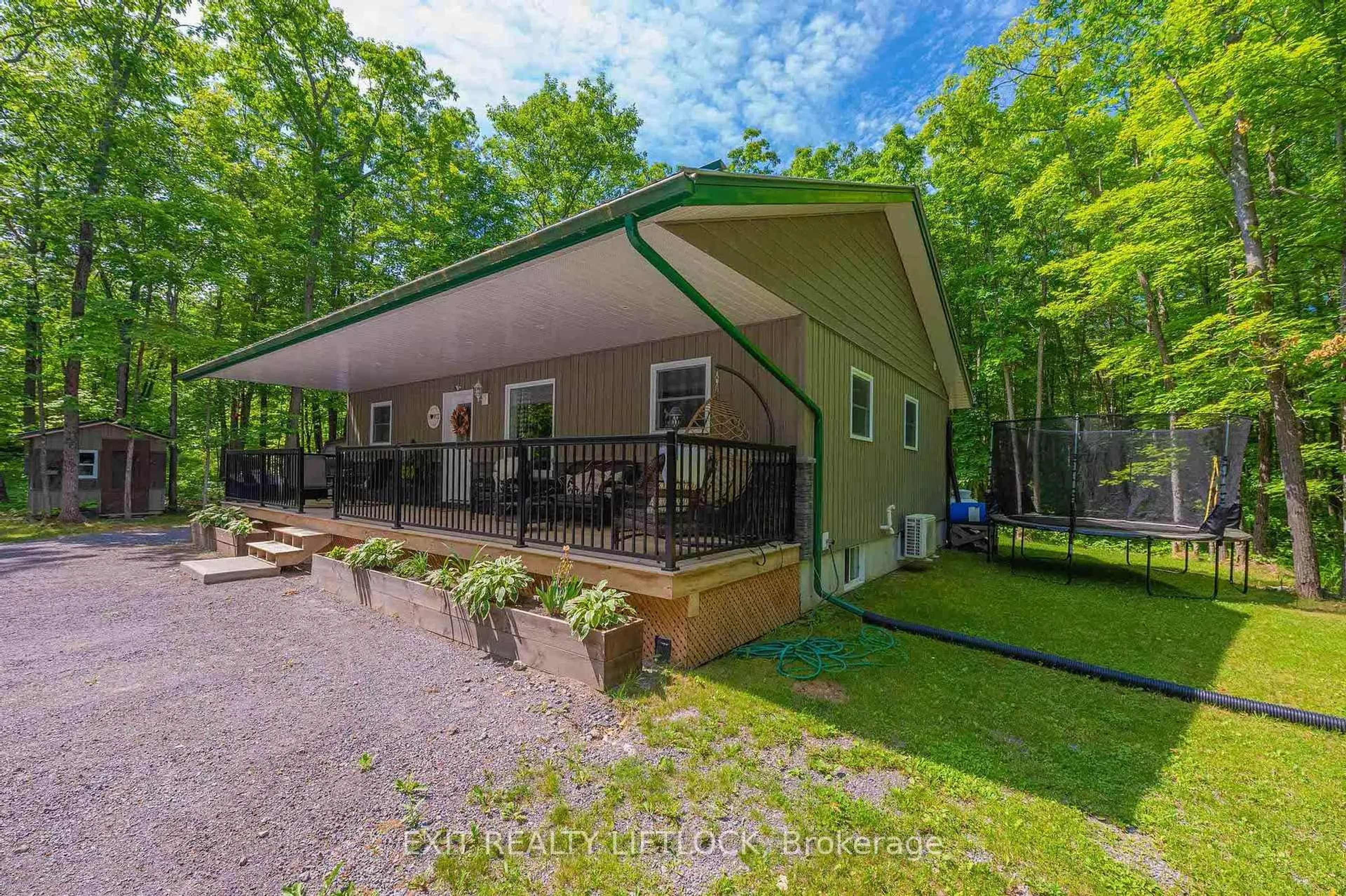 Patio, water/lake/river/ocean view for 464 Belmont 7th Line, Havelock-Belmont-Methuen Ontario K0L 1Z0