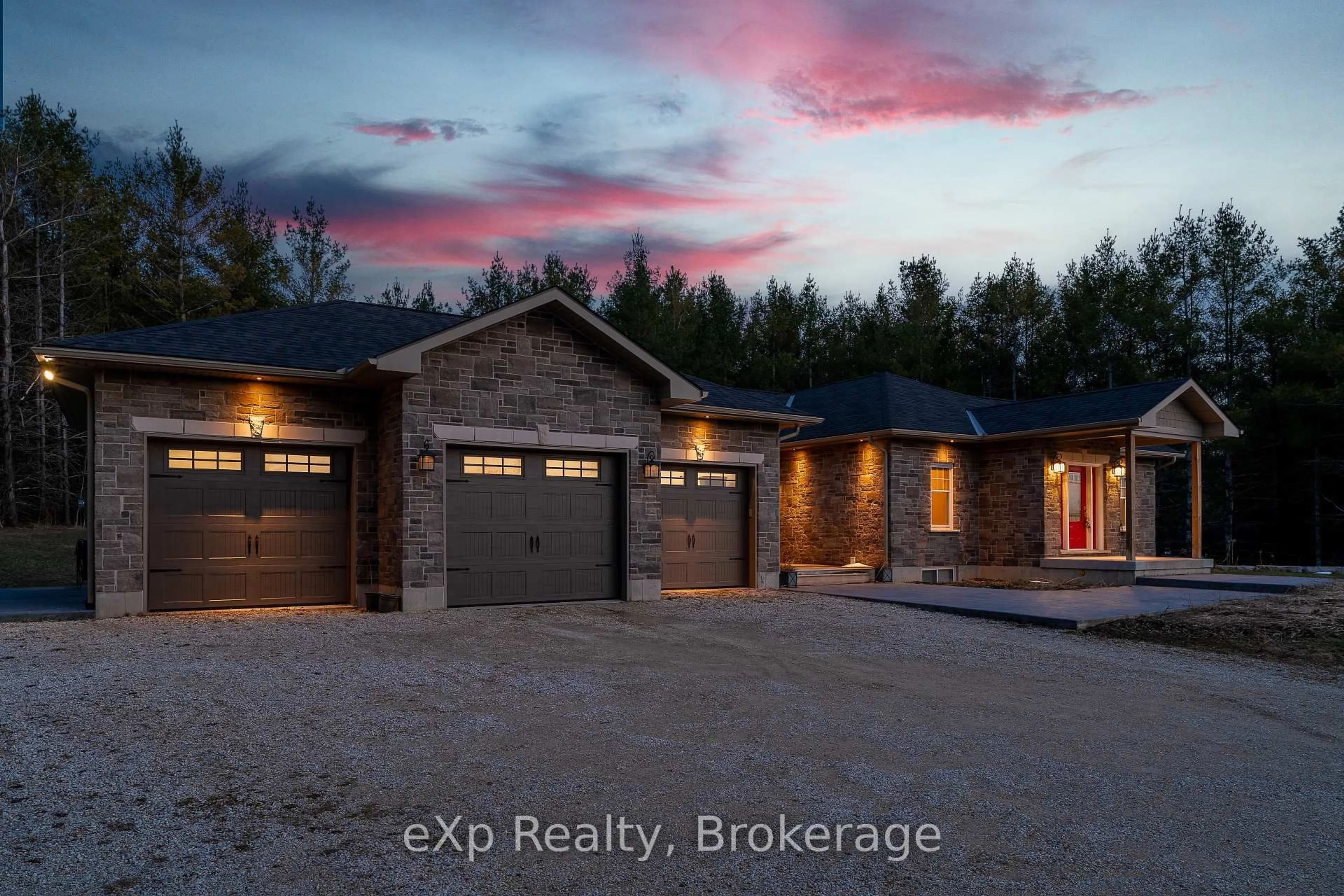 Indoor garage for 615641 Hamilton Lane, West Grey Ontario N0C 1H0