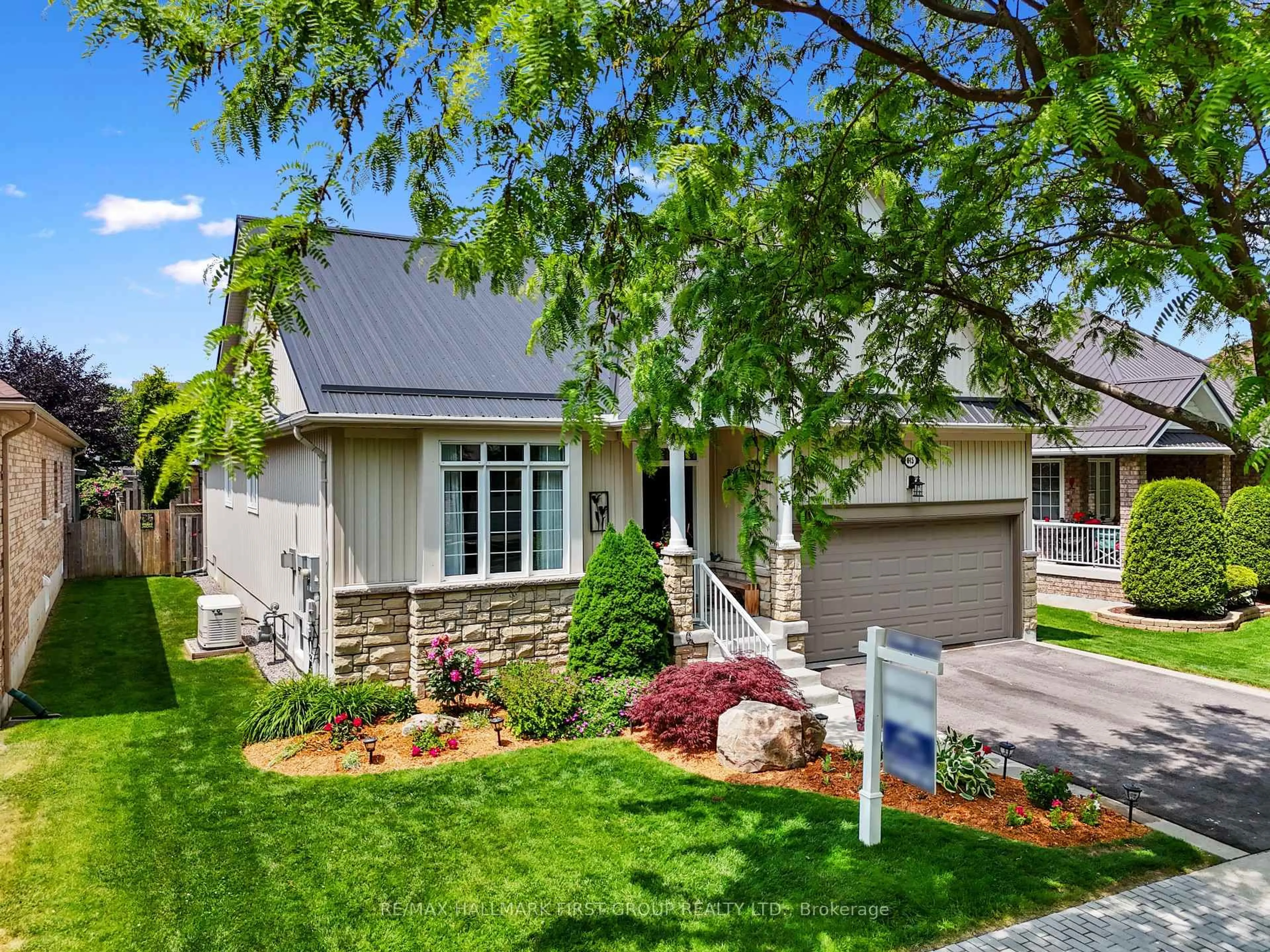 Home with vinyl exterior material, street for 815 Rutherford St, Cobourg Ontario K9A 5Y7