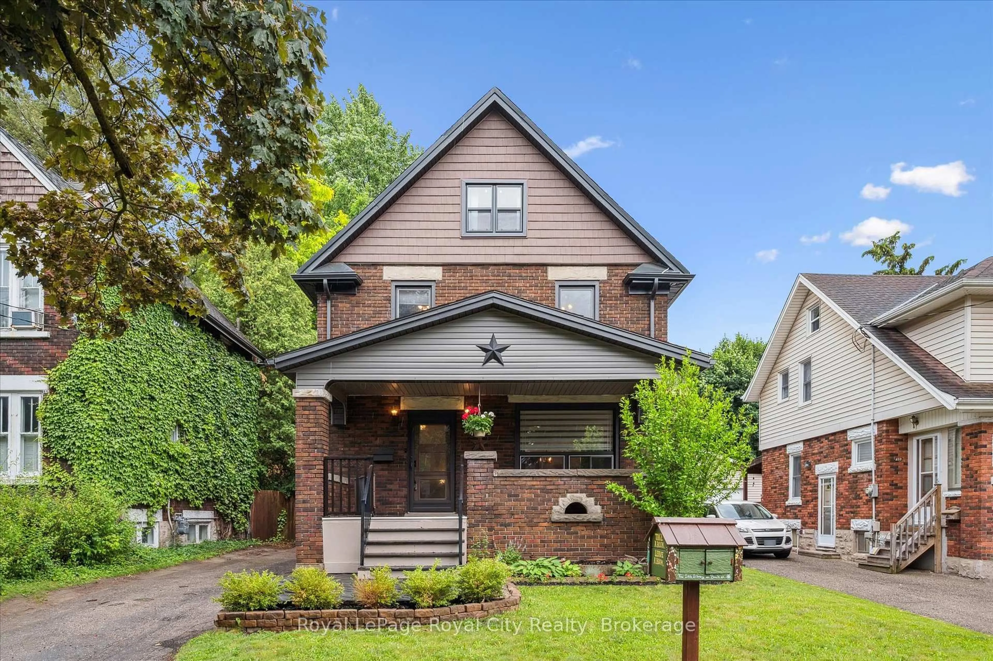 Home with brick exterior material, street for 37 Brock St, Kitchener Ontario N2M 1X2