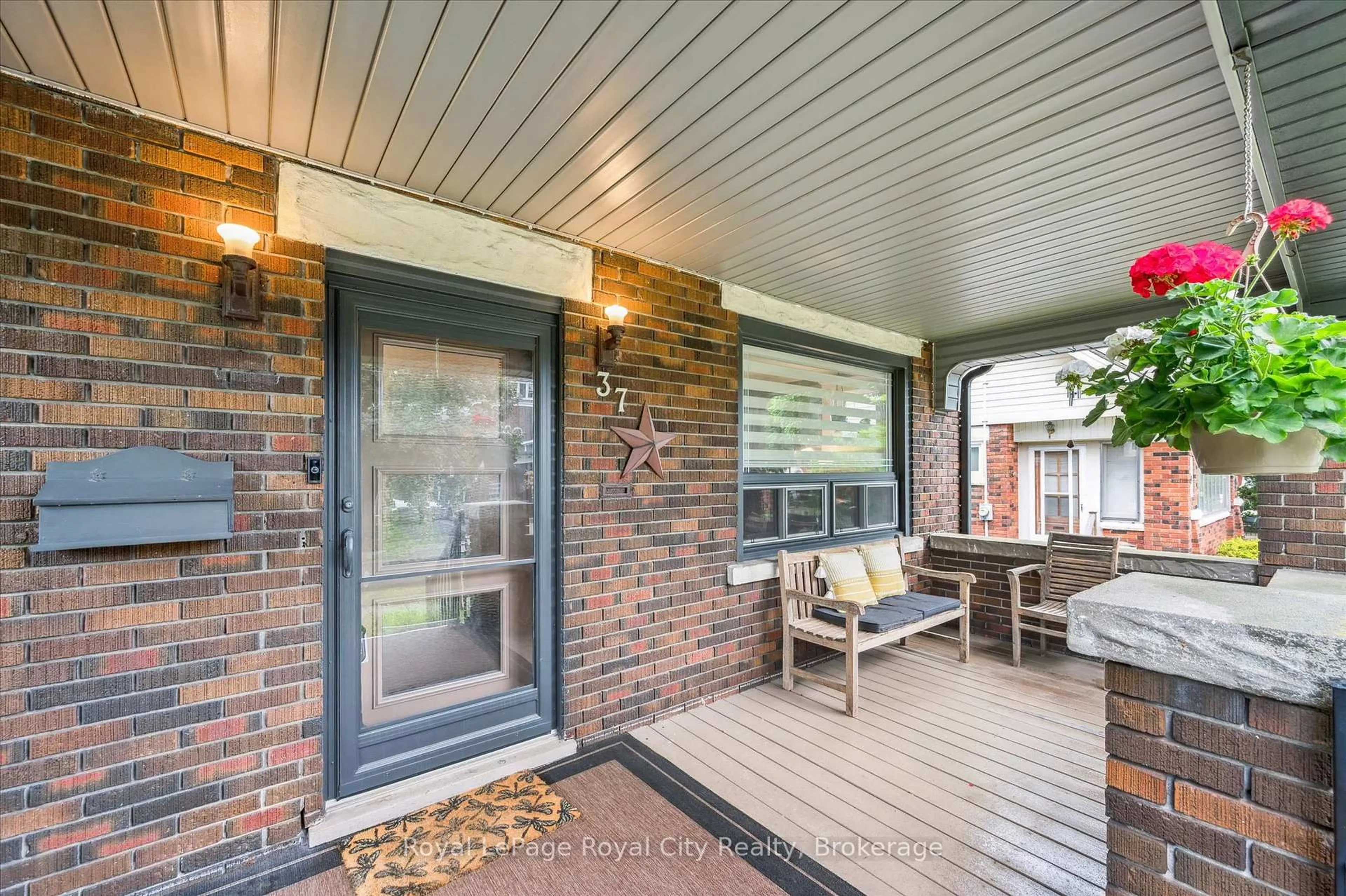 Unknown for 37 Brock St, Kitchener Ontario N2M 1X2