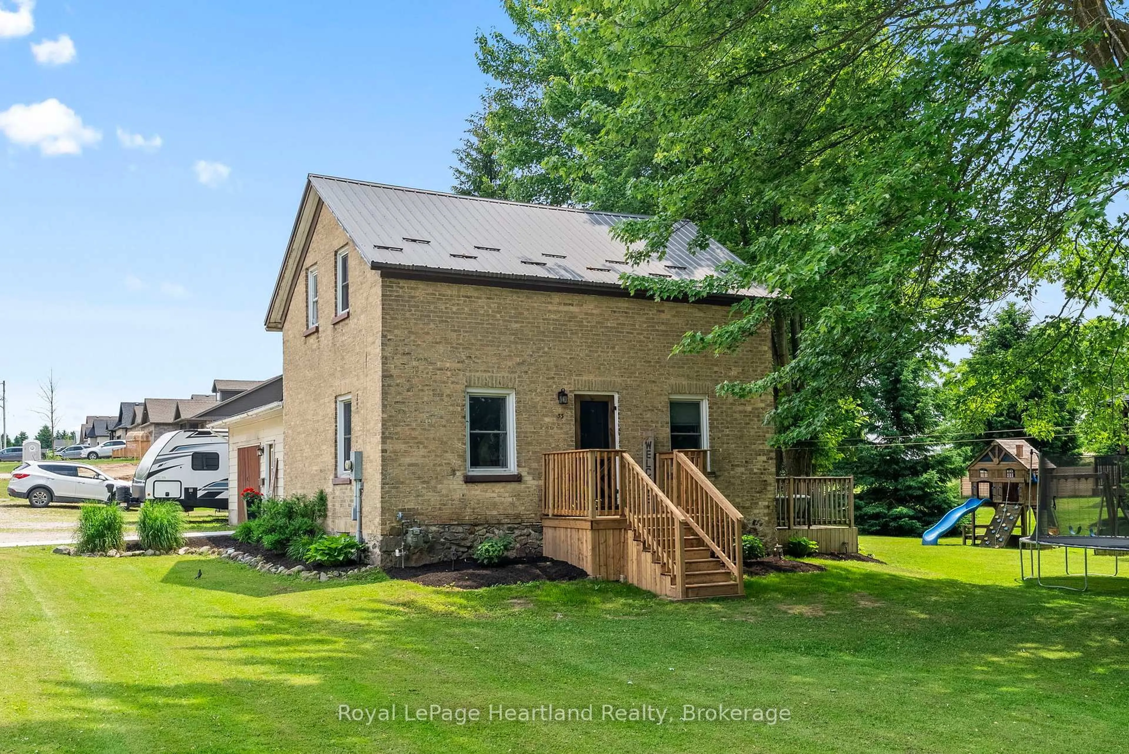 Home with brick exterior material, building for 33 ALLAN St, Minto Ontario N0G 1M0