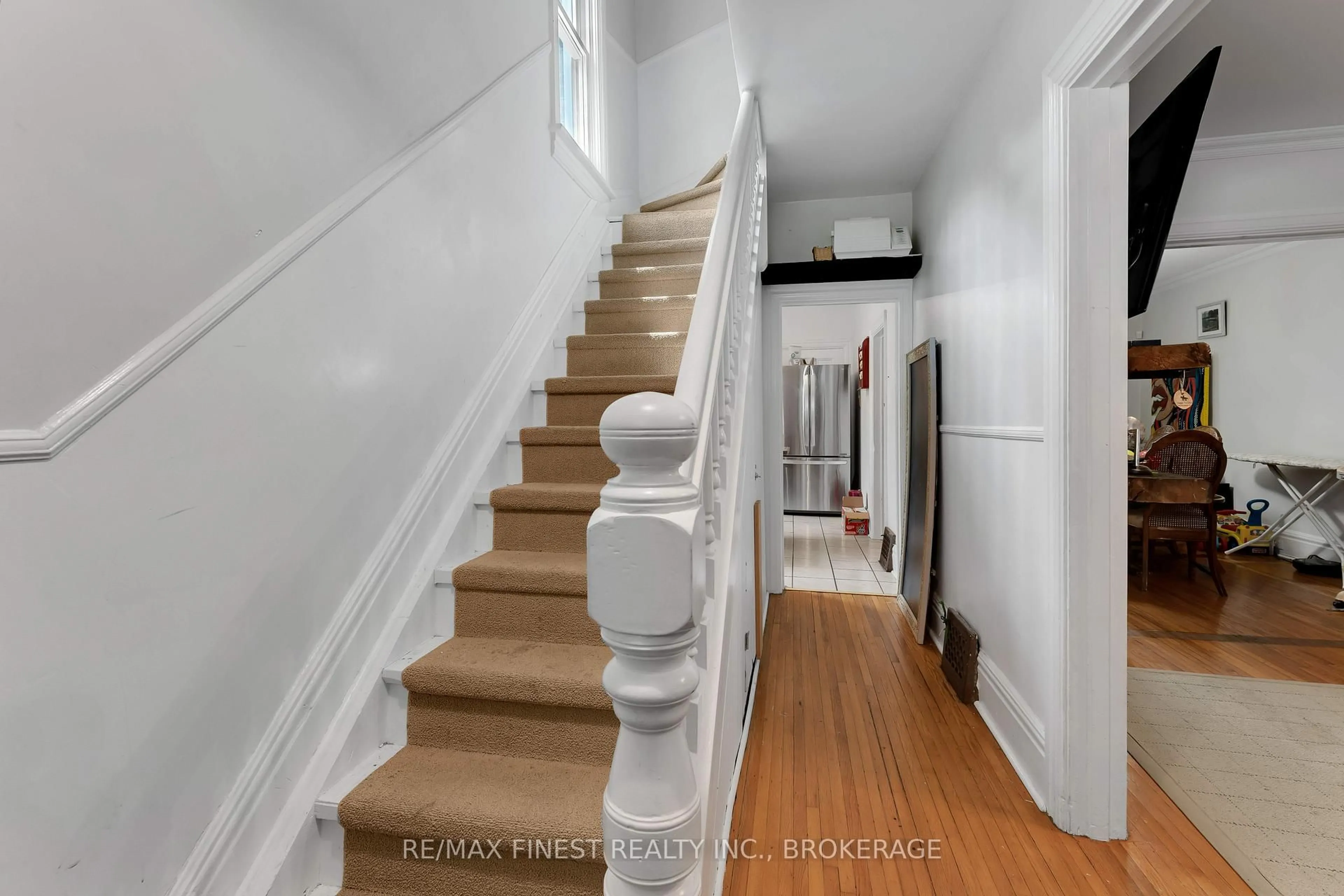 Stairs for 34 Main St, Kingston Ontario K7K 3Y4