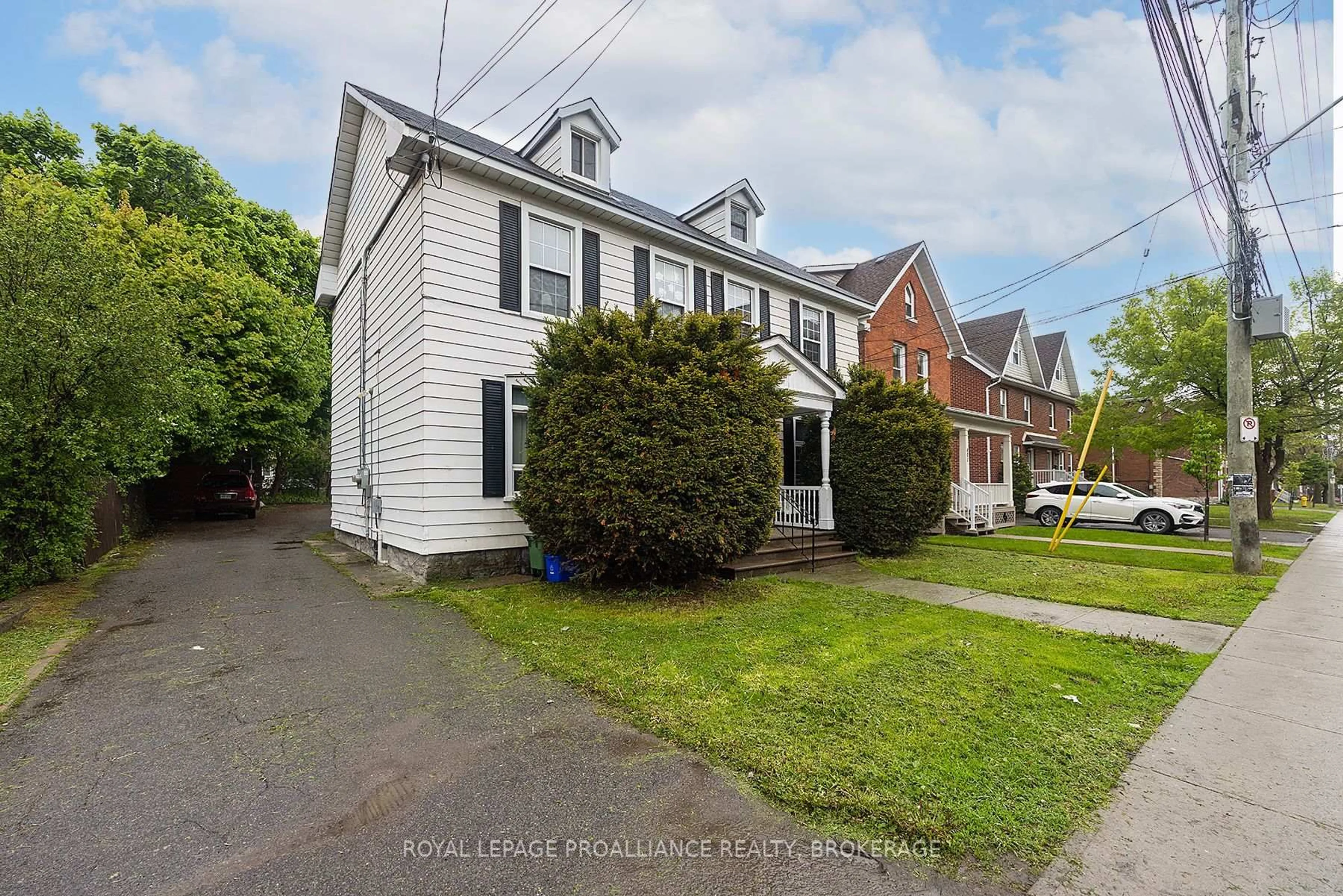 A pic from outside/outdoor area/front of a property/back of a property/a pic from drone, street for 403-405 Johnson St, Kingston Ontario K7L 1Z1