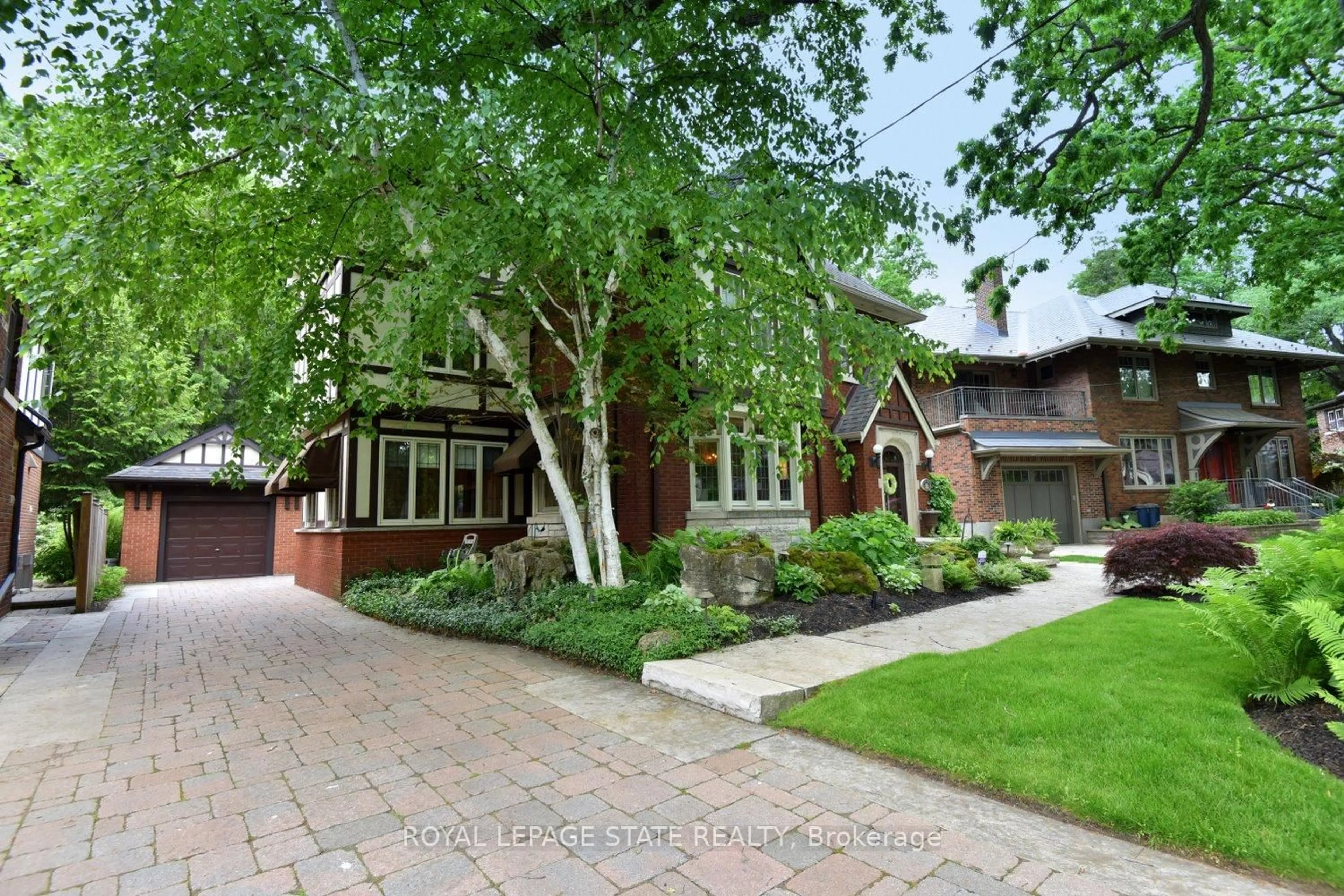 Home with brick exterior material, street for 11 Oak Knoll Dr, Hamilton Ontario L8S 4C2