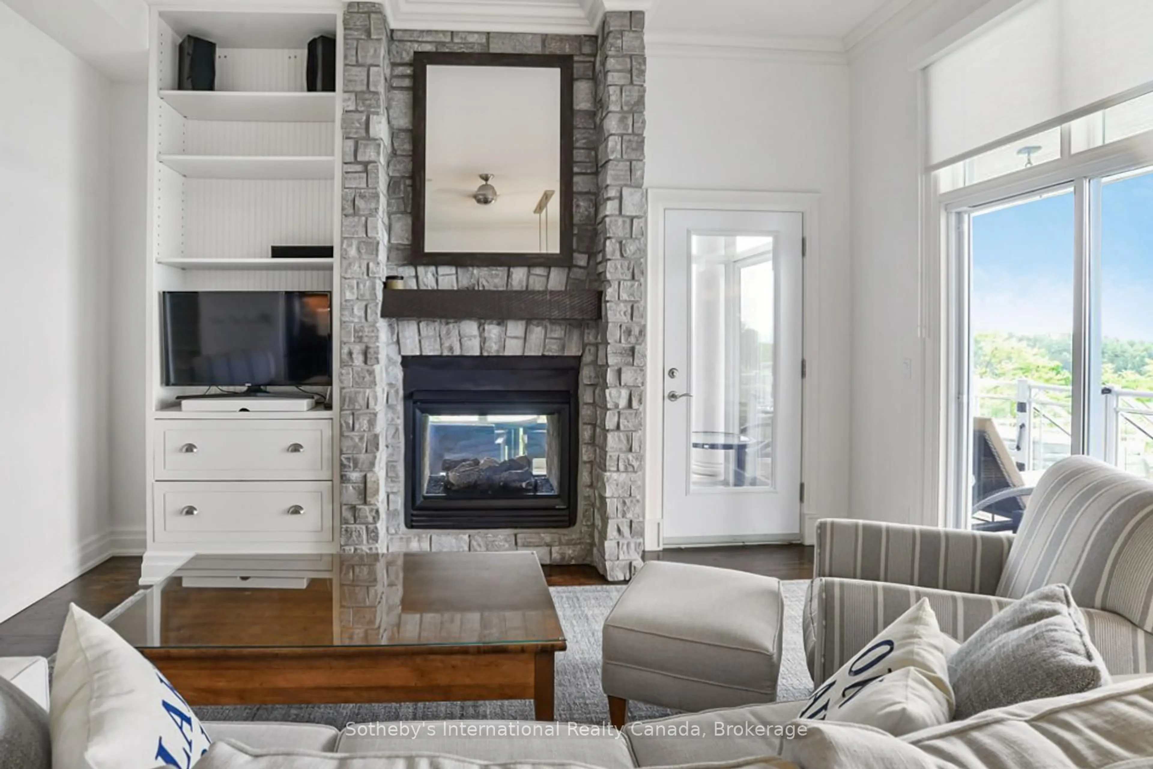 Living room with furniture, unknown for 1869 MUSKOKA ROAD 118 #T202 (A2), Muskoka Lakes Ontario P1L 1W8