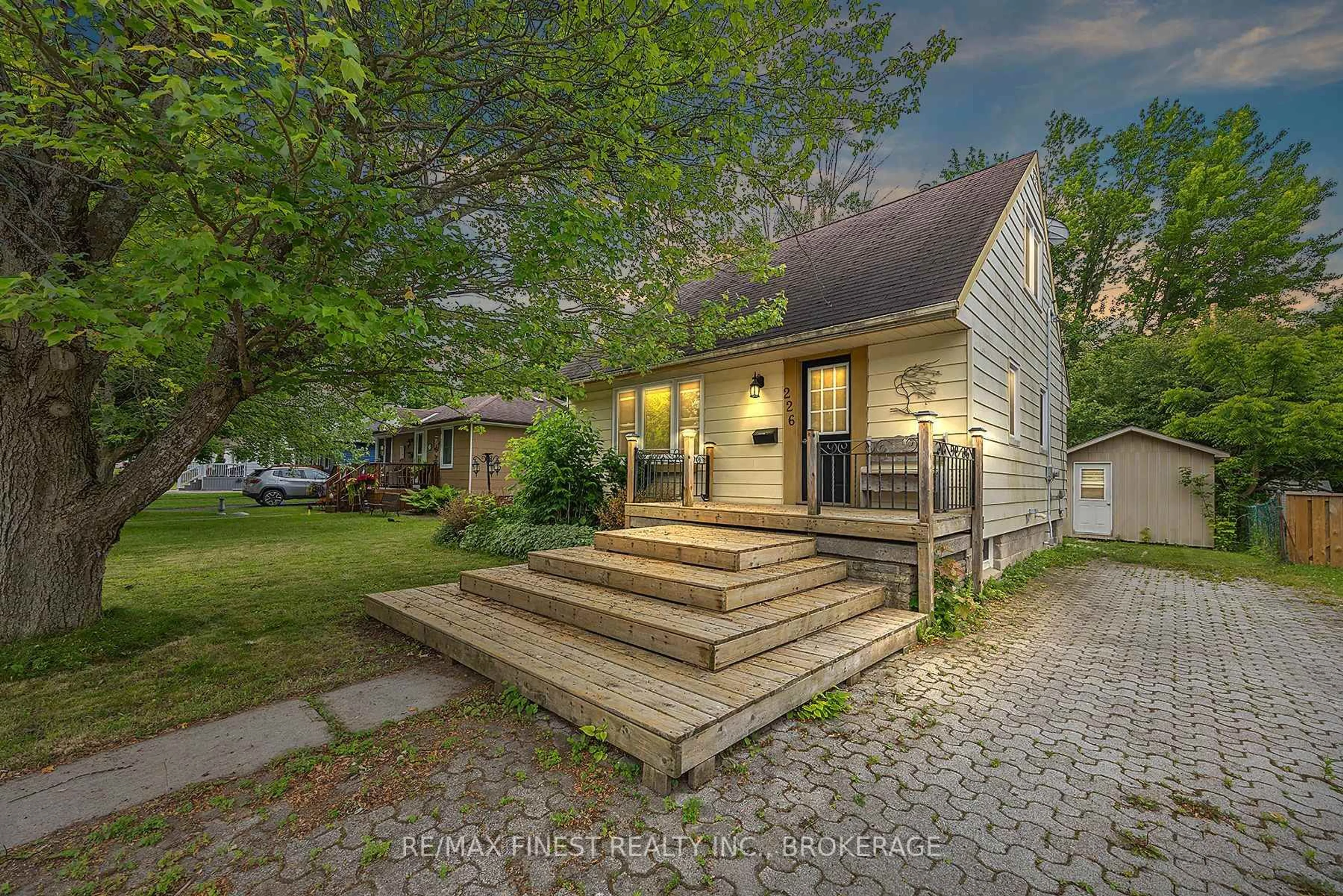 A pic from outside/outdoor area/front of a property/back of a property/a pic from drone, street for 226 Simcoe St, Greater Napanee Ontario K7R 2Y1