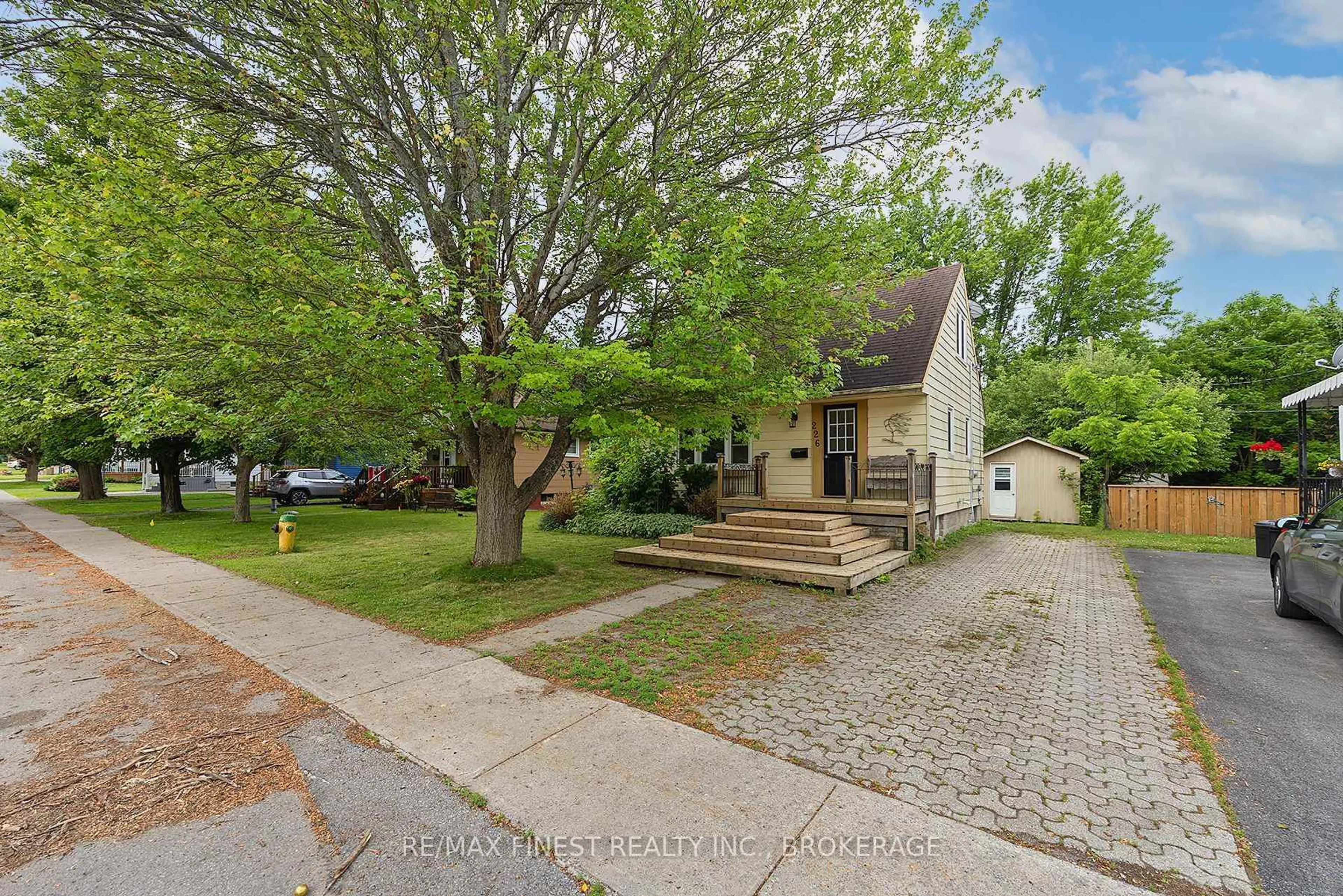 A pic from outside/outdoor area/front of a property/back of a property/a pic from drone, street for 226 Simcoe St, Greater Napanee Ontario K7R 2Y1