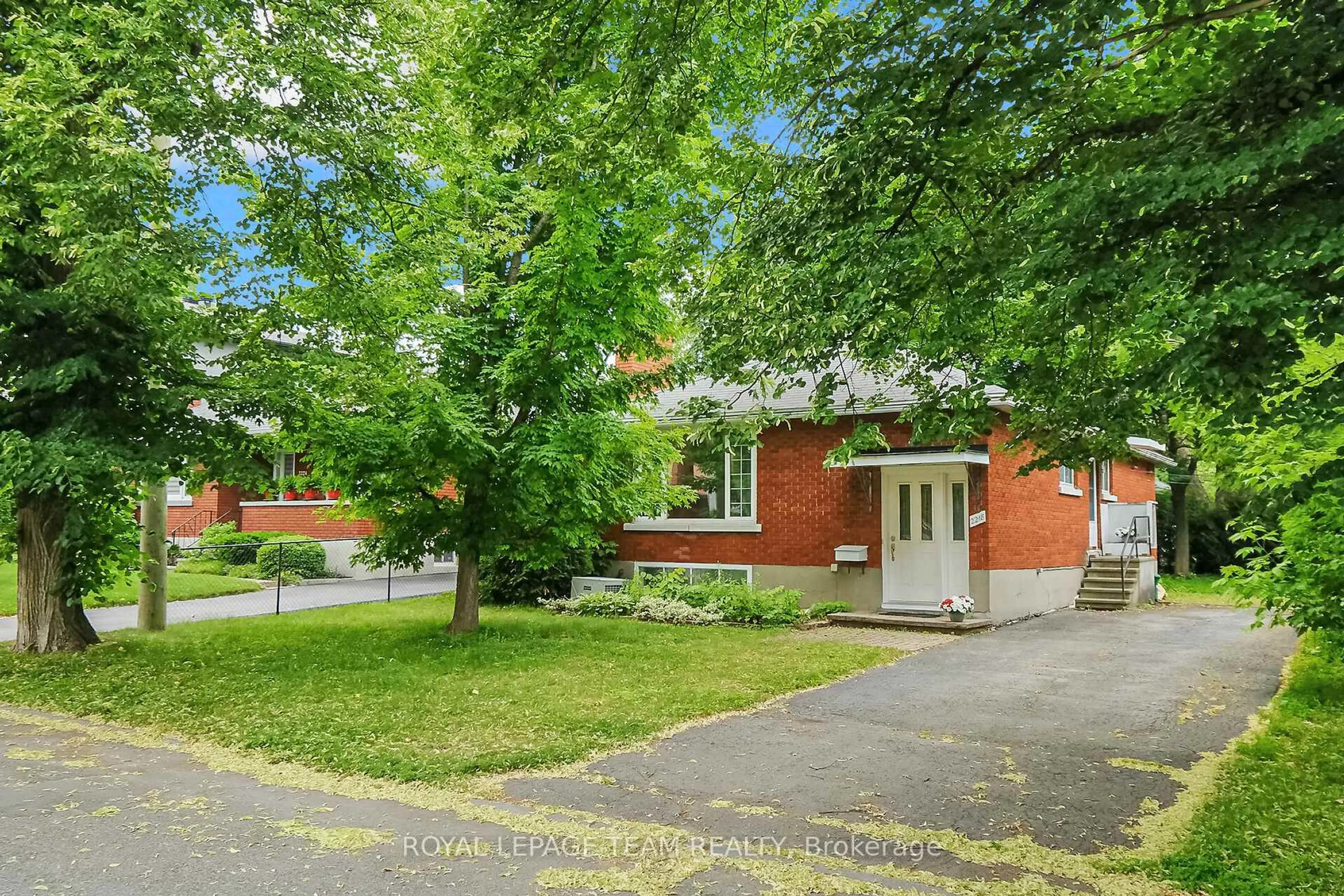 Unknown for 2218 Prospect Ave, Ottawa Ontario K1H 7G3