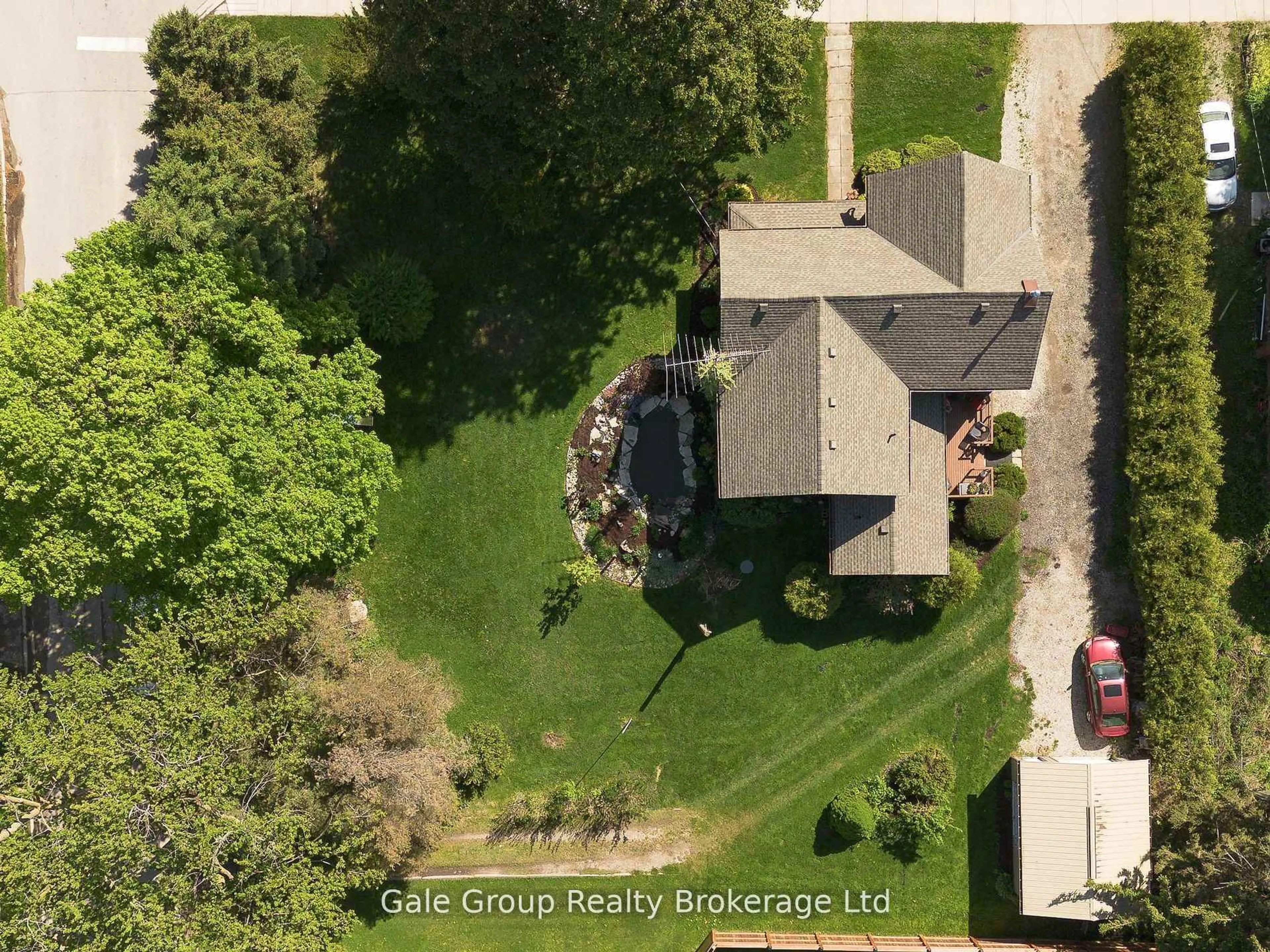A pic from outside/outdoor area/front of a property/back of a property/a pic from drone, street for 109 Huron St, Zorra Ontario N0J 1J0