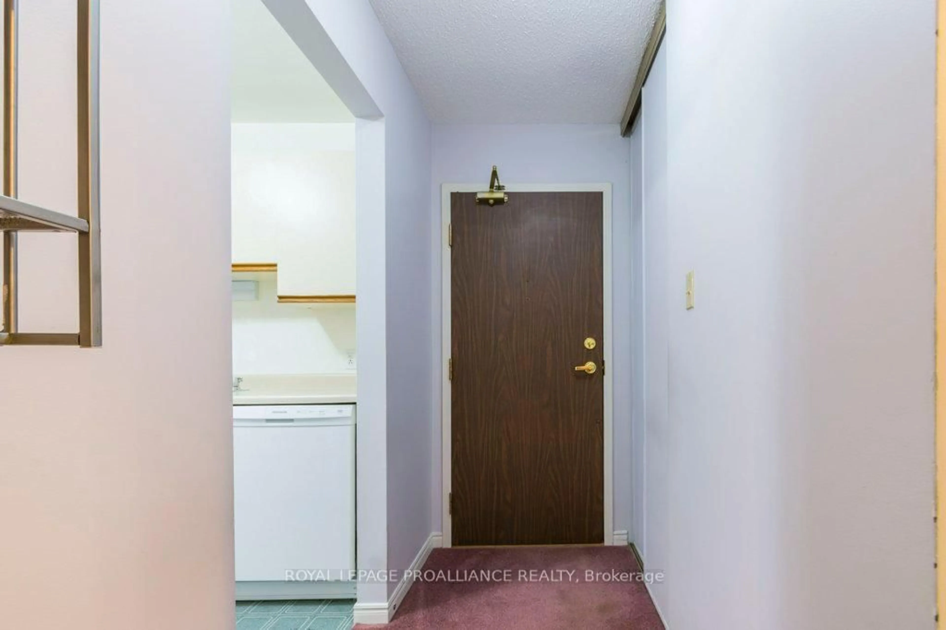 Indoor entryway for 221 North Park St #215, Belleville Ontario K8P 5A6