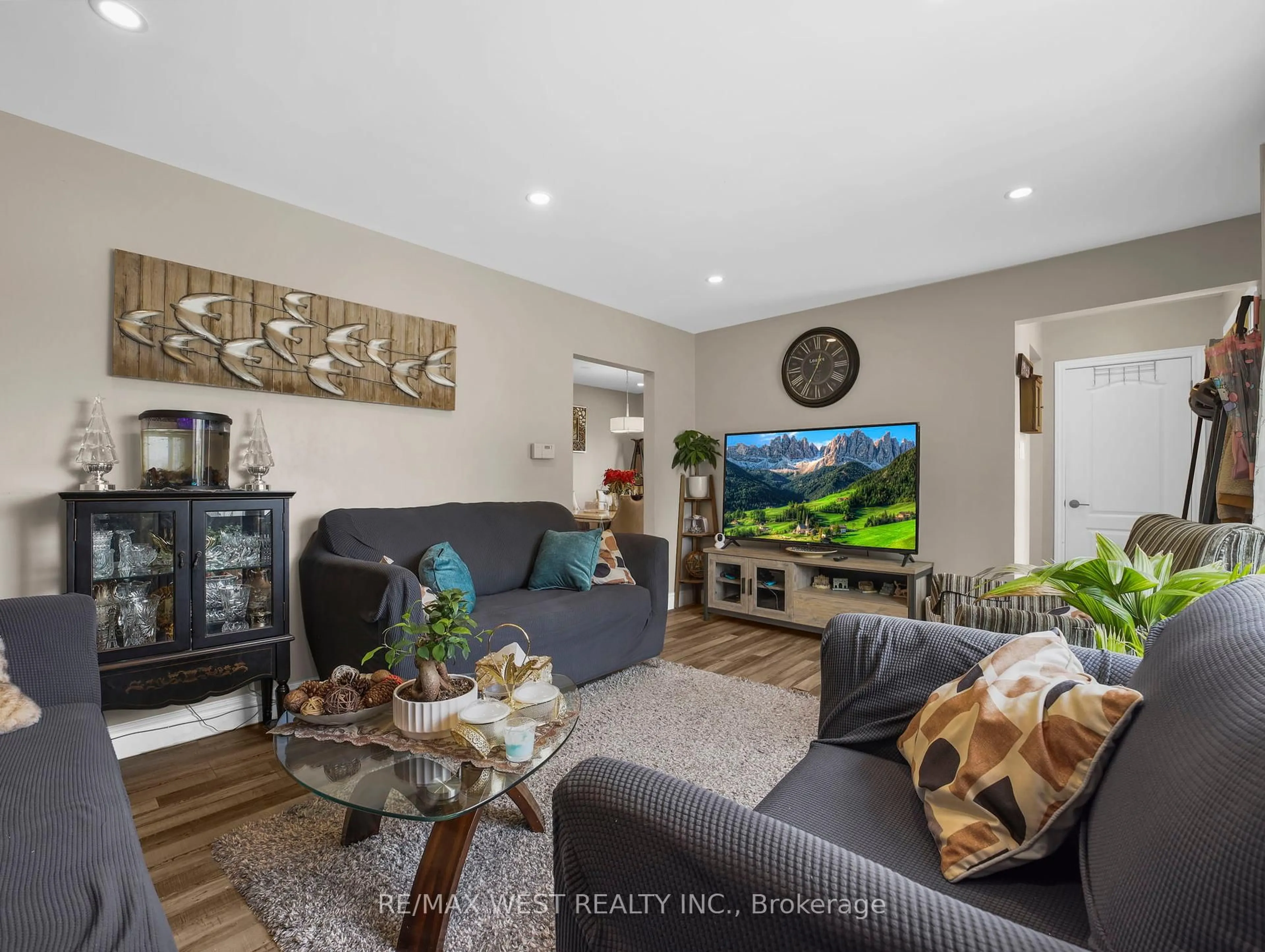 Living room with furniture, unknown for 55 Silver Aspen Cres, Kitchener Ontario N2N 1H5
