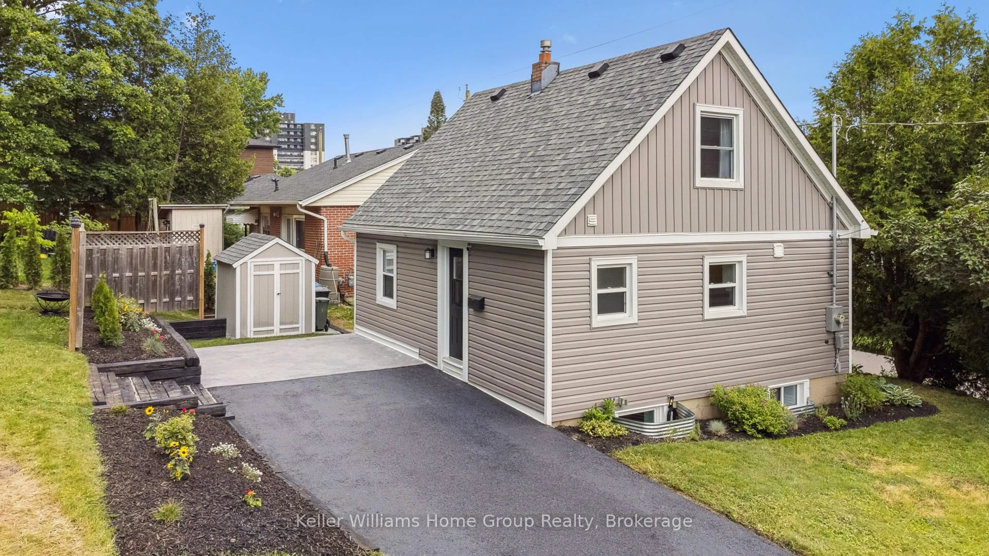 Home with vinyl exterior material, street for 298 Kathleen St, Guelph Ontario N1H 4Y8