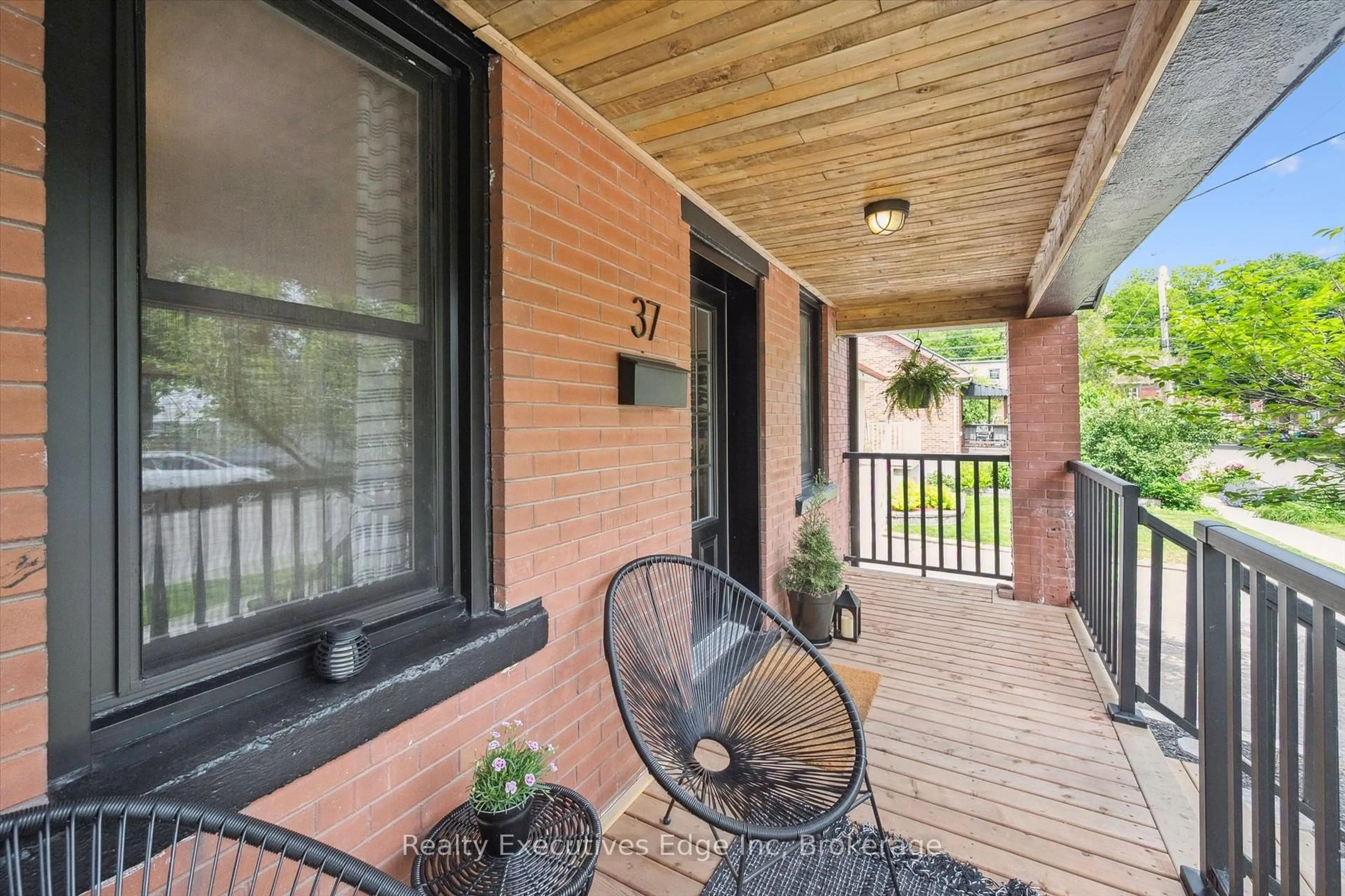 Patio, street for 37 HURON St, Guelph Ontario N1E 5L3