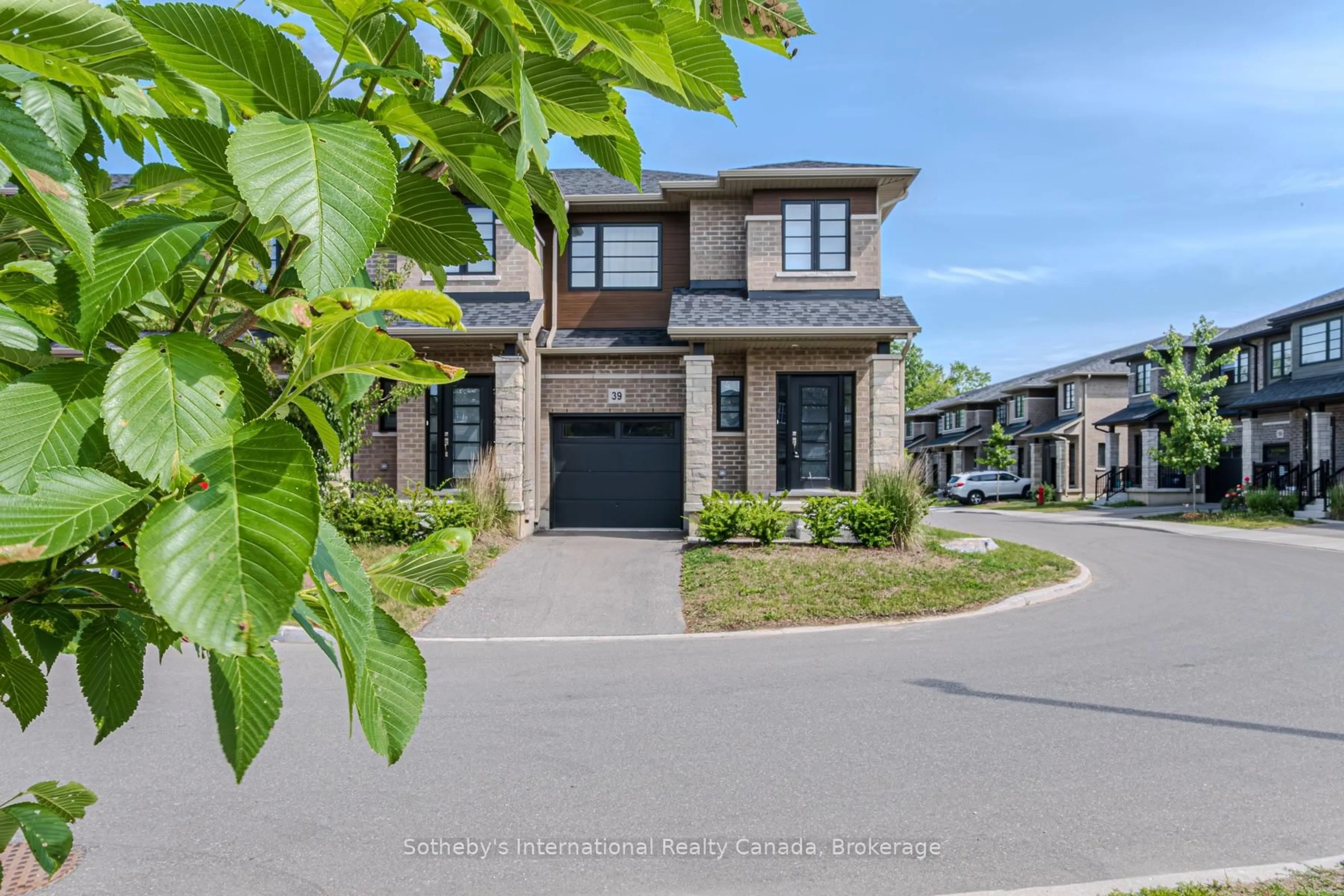 Home with brick exterior material, street for 520 Grey St #39, Brantford Ontario N3S 1K0