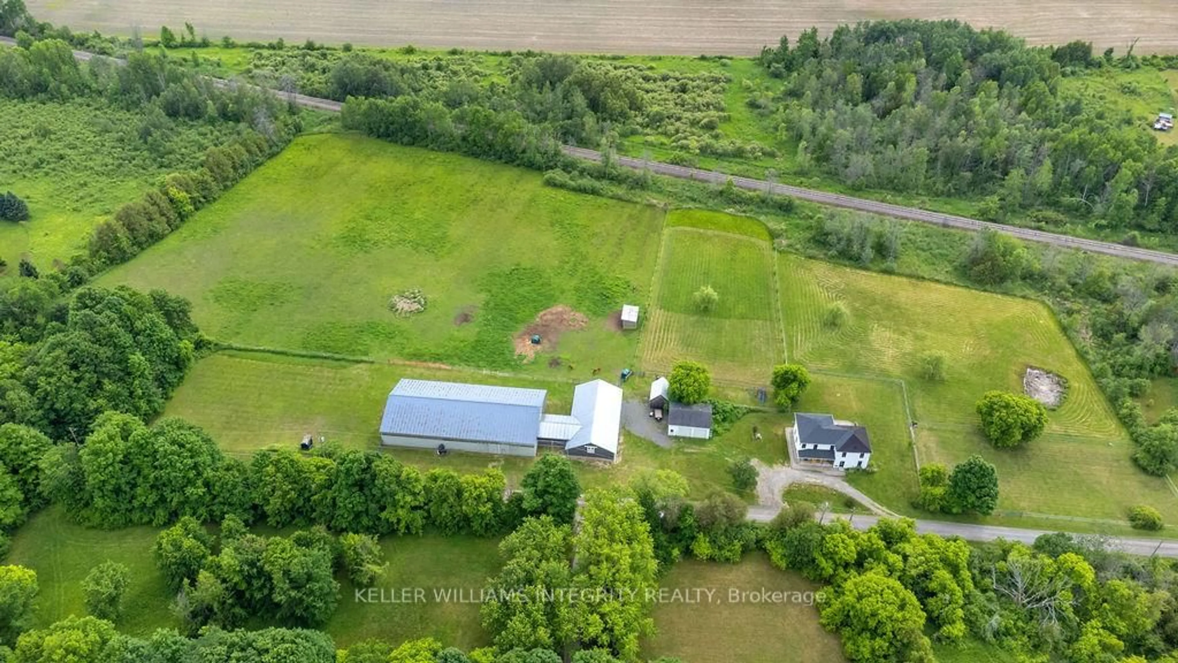 A pic from outside/outdoor area/front of a property/back of a property/a pic from drone, unknown for 980 Black Rd, North Grenville Ontario K0G 1T0
