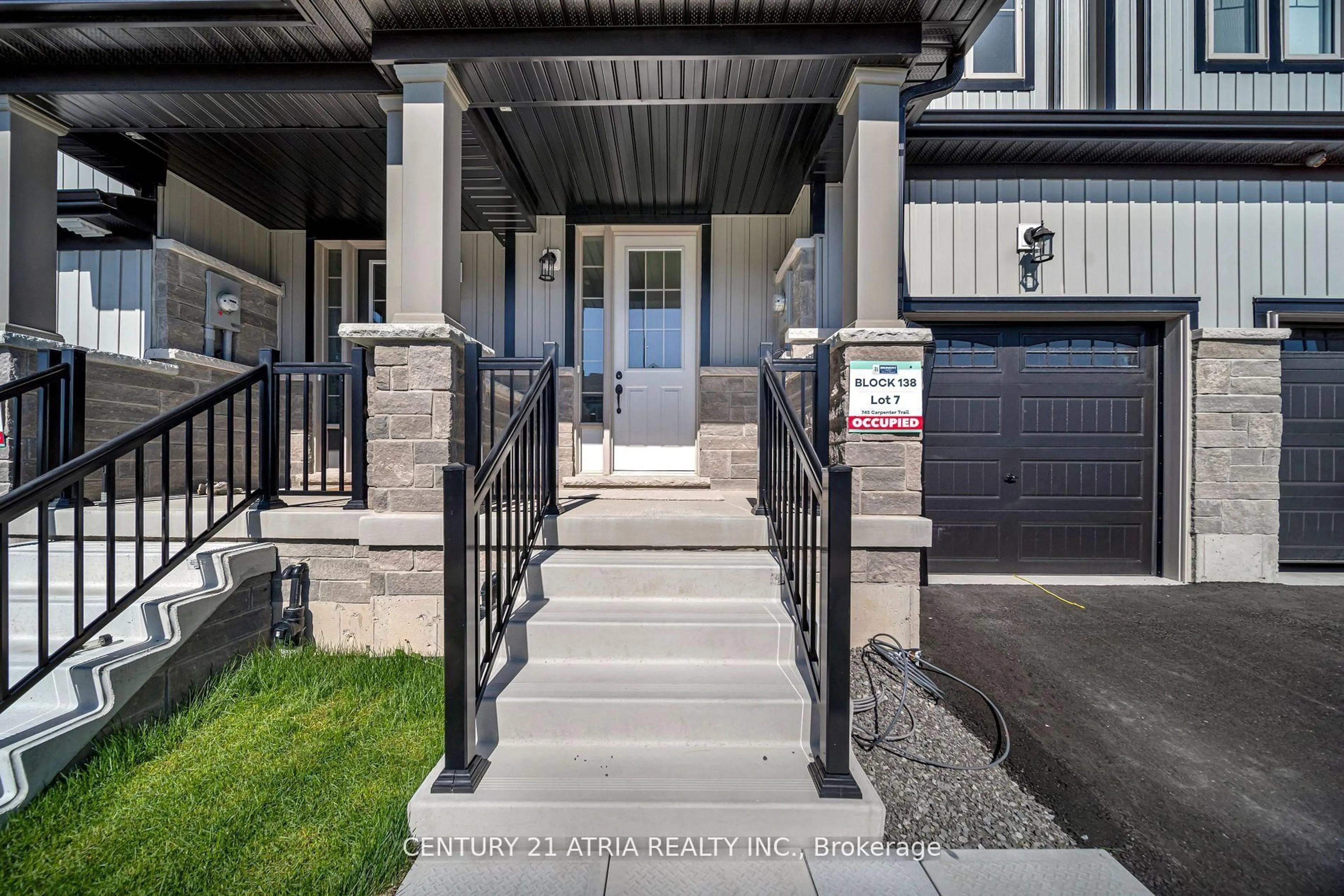 Indoor entryway for 745 Carpenter Tr, Peterborough North Ontario K9K 0J3