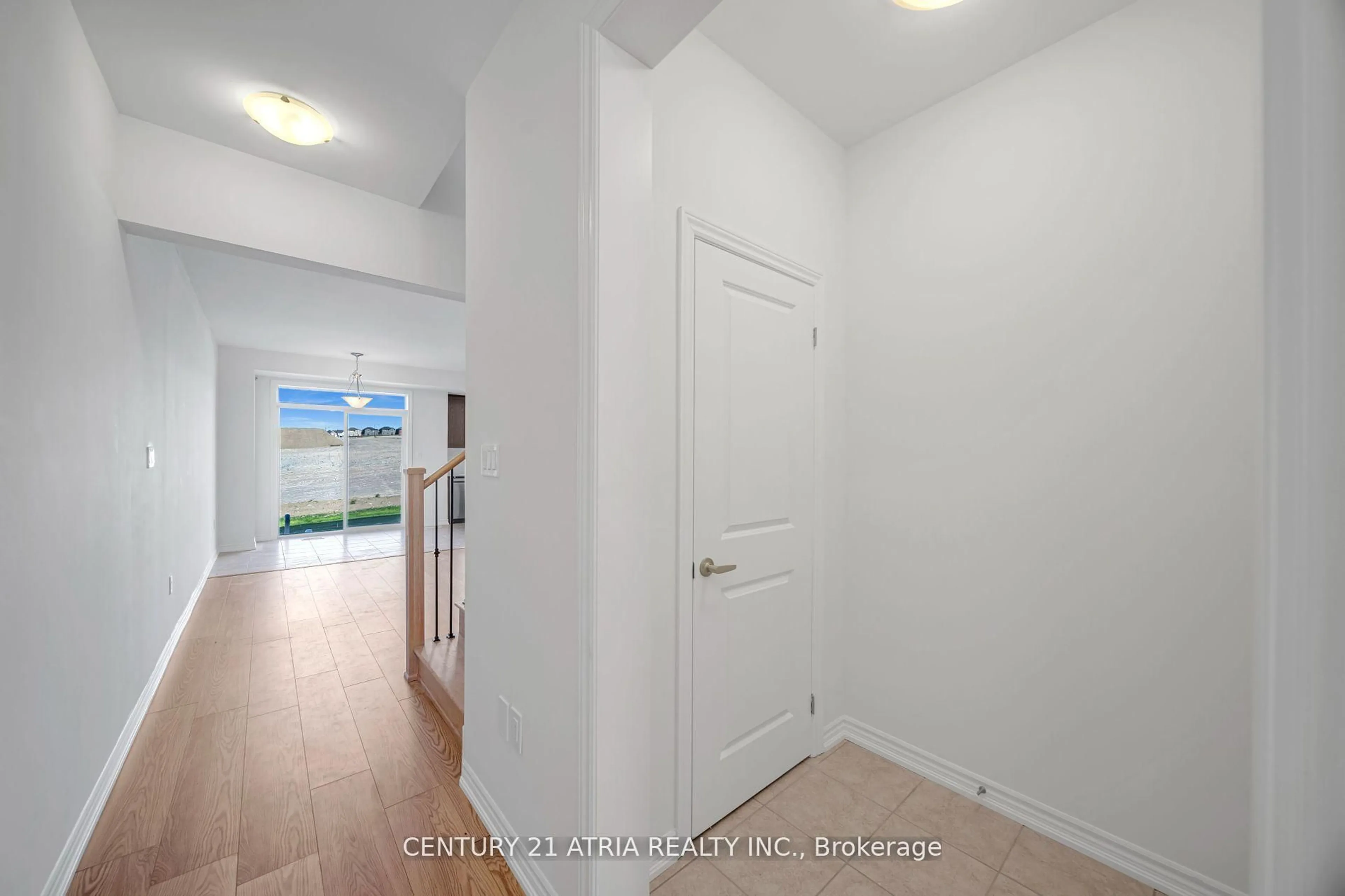 Indoor entryway for 745 Carpenter Tr, Peterborough North Ontario K9K 0J3