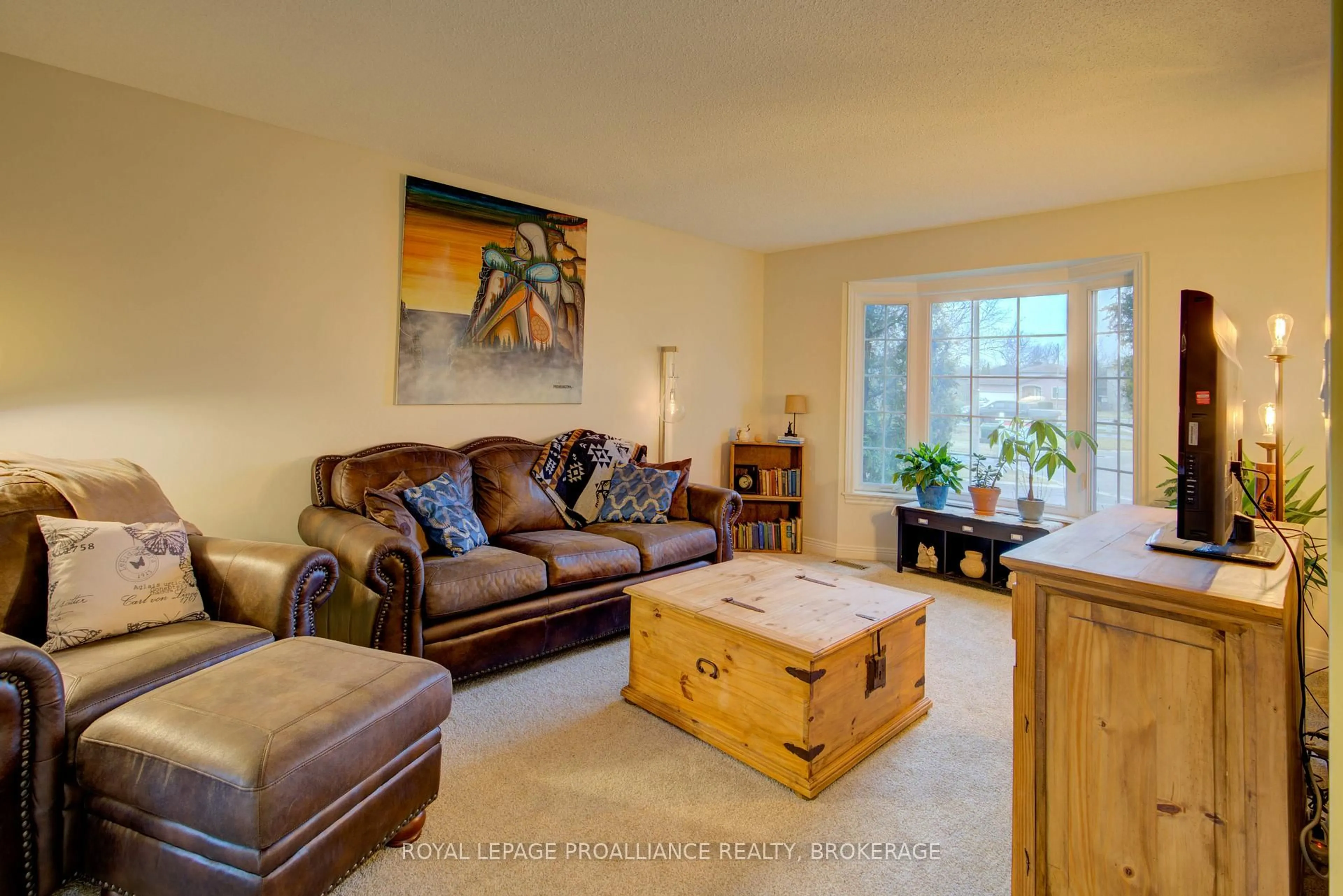Living room with furniture, unknown for 682 Summerfield Pl, Kingston Ontario K7M 8A1