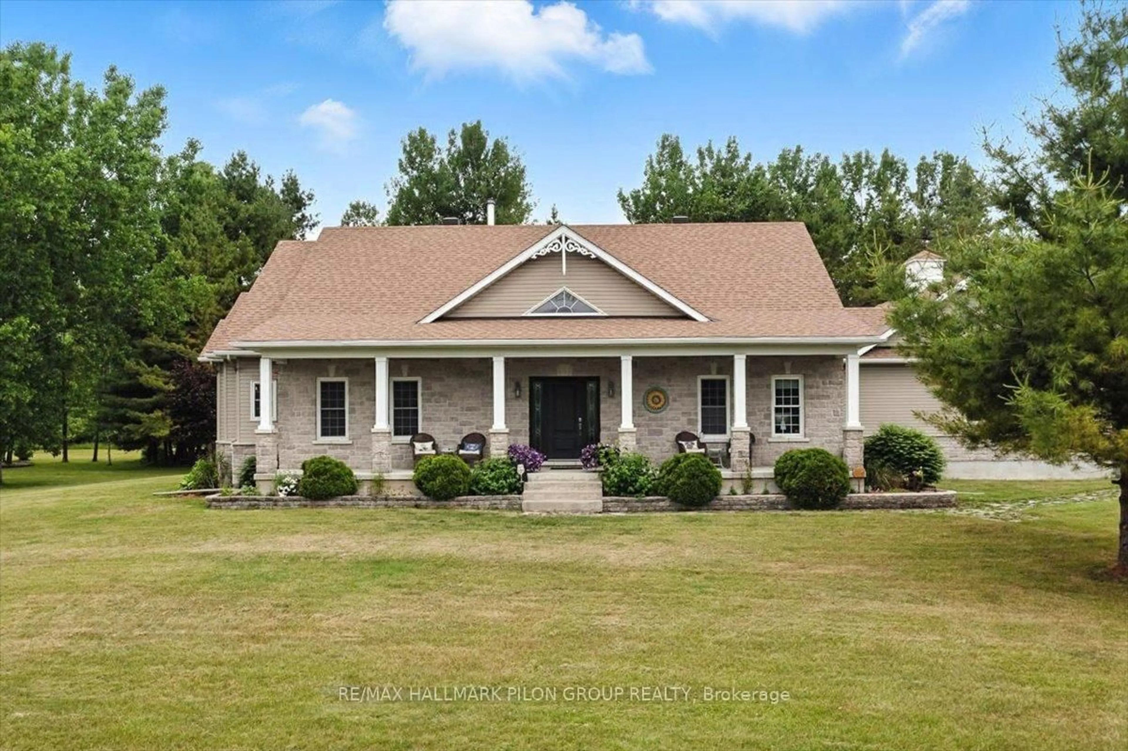 Home with vinyl exterior material, unknown for 3086 Green Pine Crt, Orleans Ontario K4C 1R9
