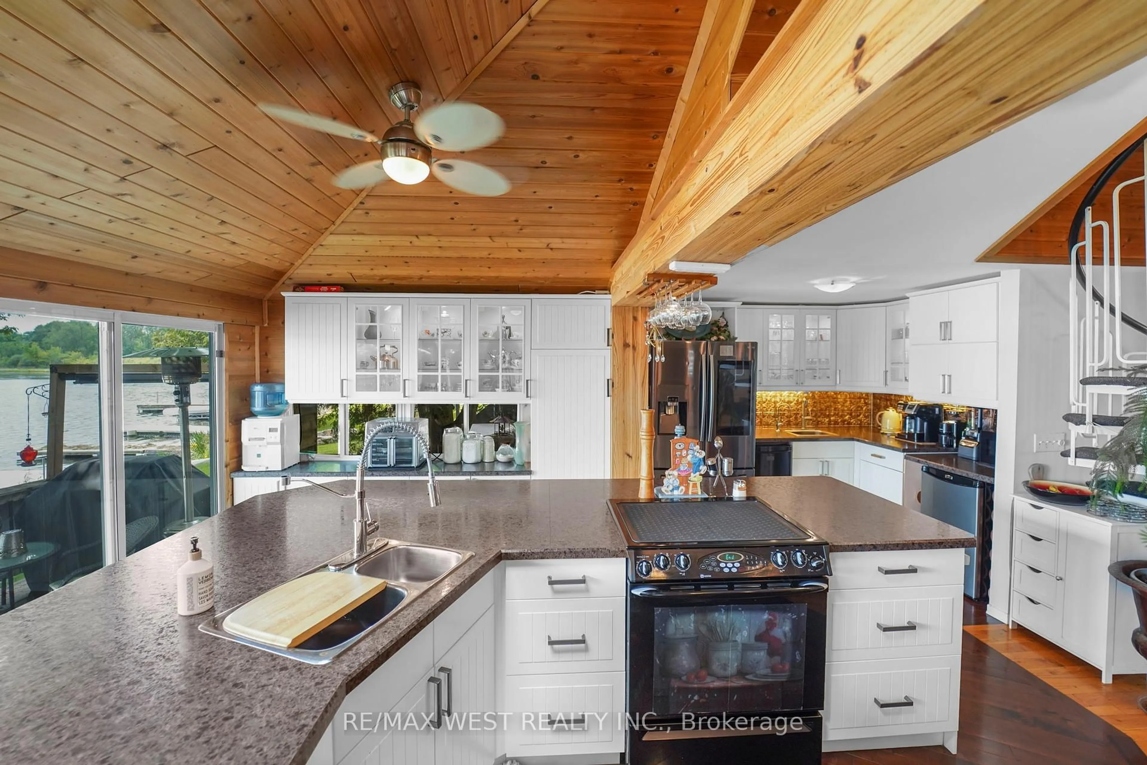 Open concept kitchen, unknown for 23 Holly Tr, Puslinch Ontario N3C 2V4