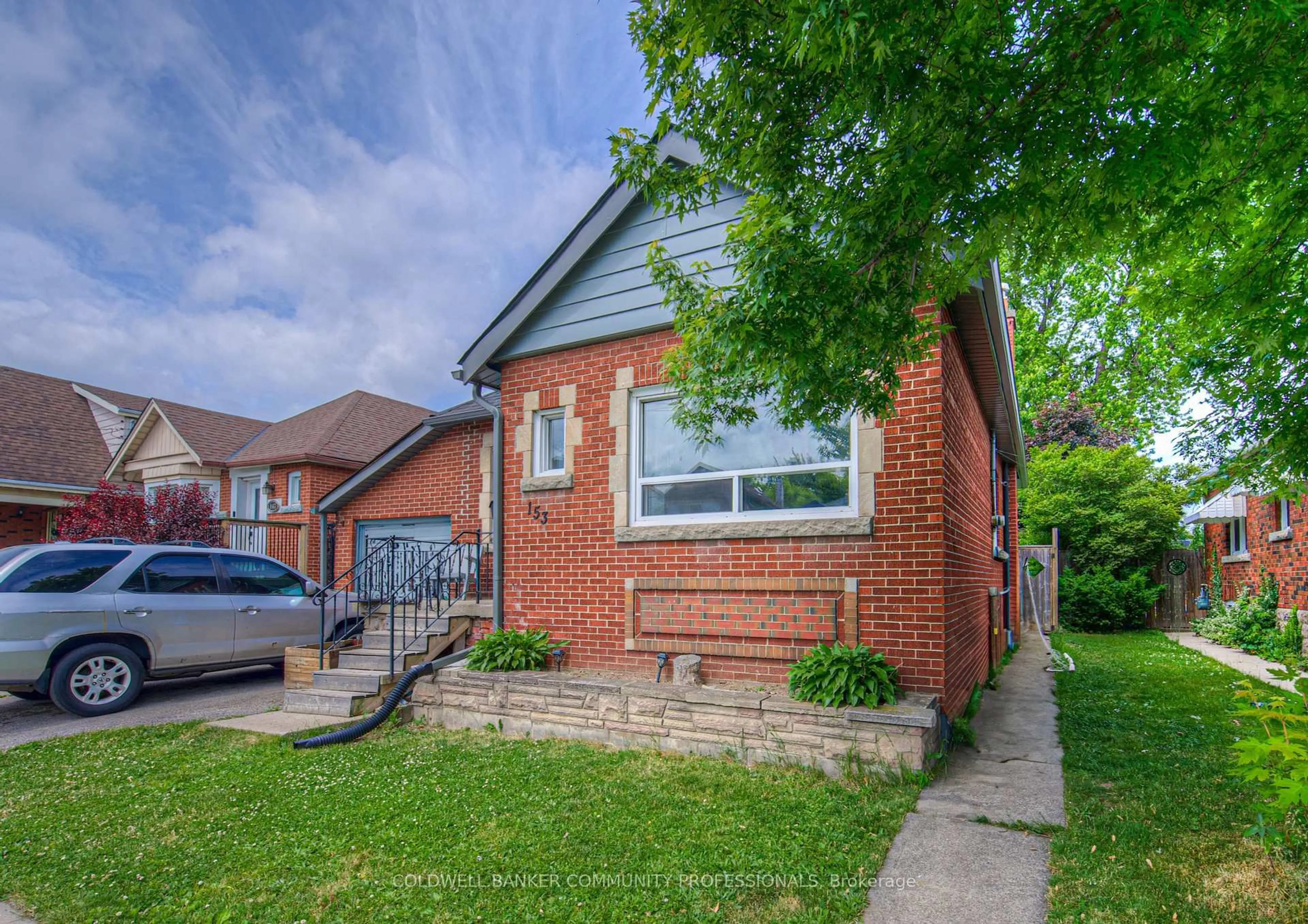 Home with brick exterior material, street for 153 Fairfield Ave, Hamilton Ontario L8H 5H3