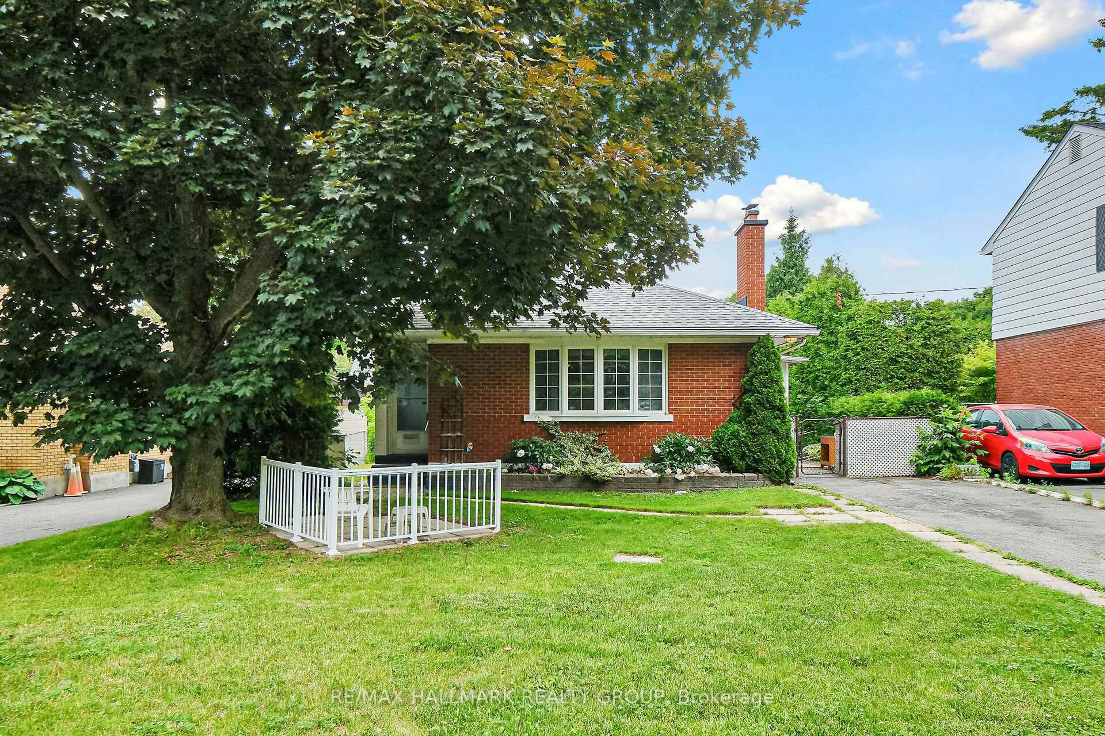 Home with brick exterior material, street for 151 Fanshaw Ave, Ottawa Ontario K1H 6C8