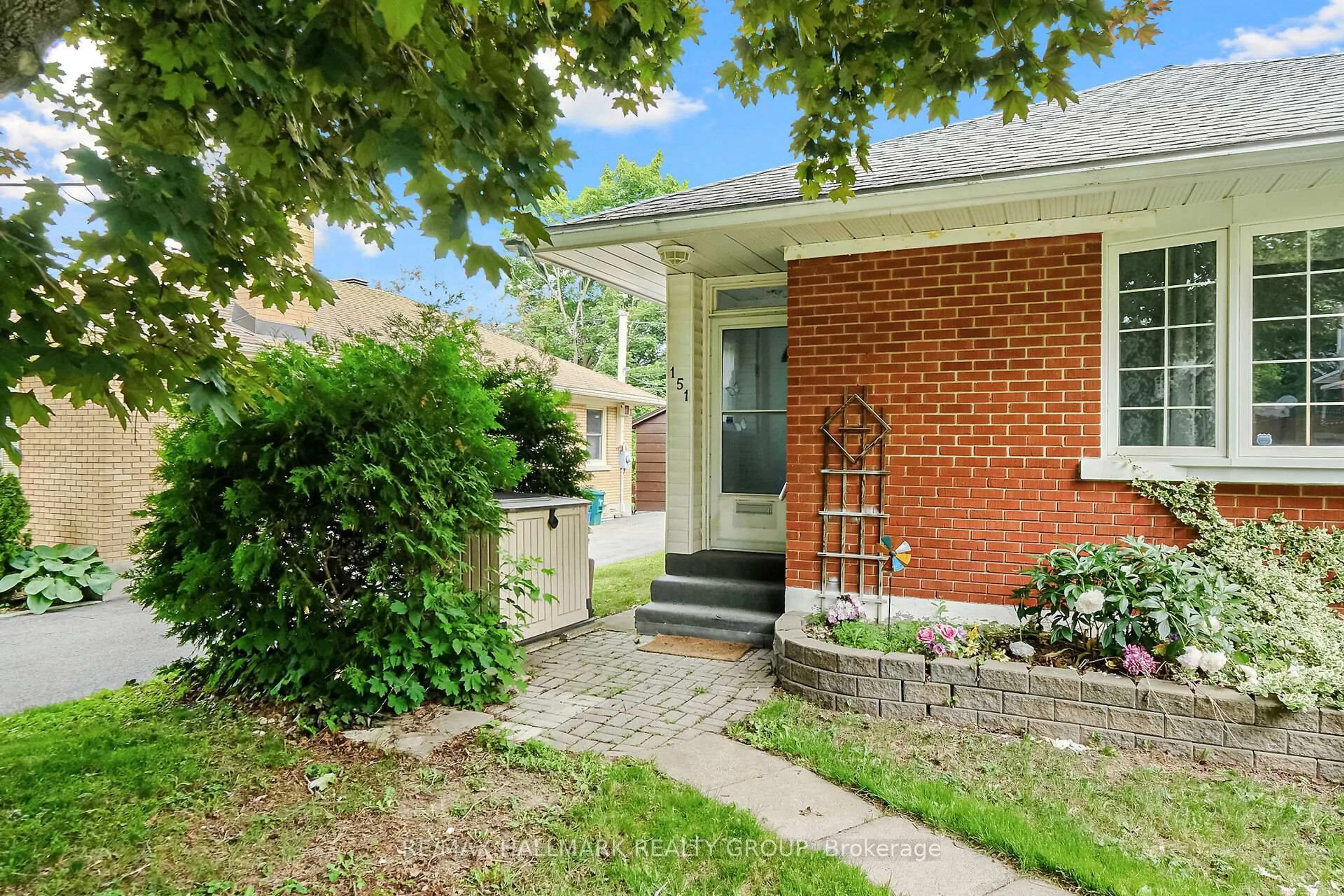 Home with brick exterior material, street for 151 Fanshaw Ave, Ottawa Ontario K1H 6C8