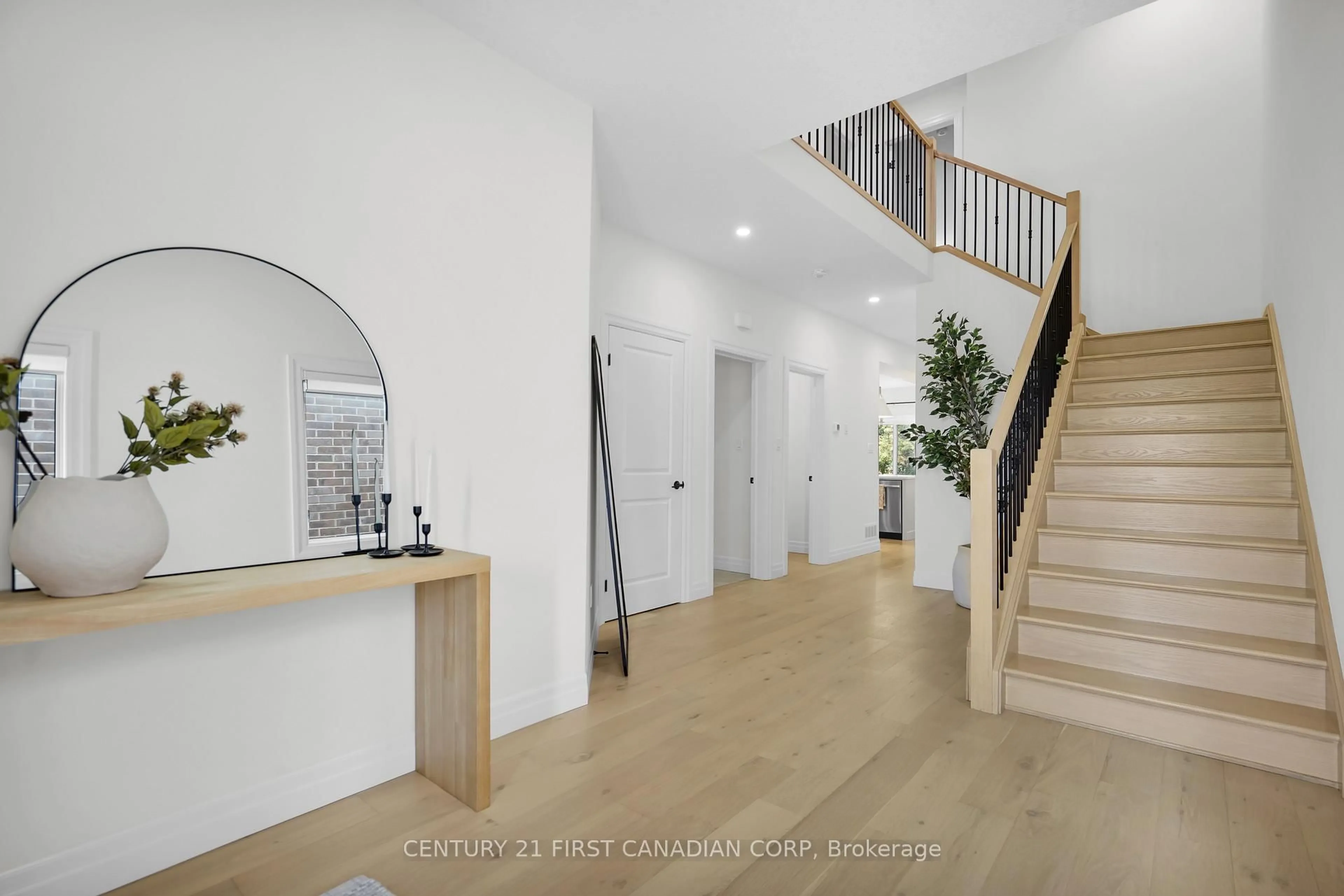 Indoor foyer for 222 Knott Dr, London South Ontario N6L 0G6