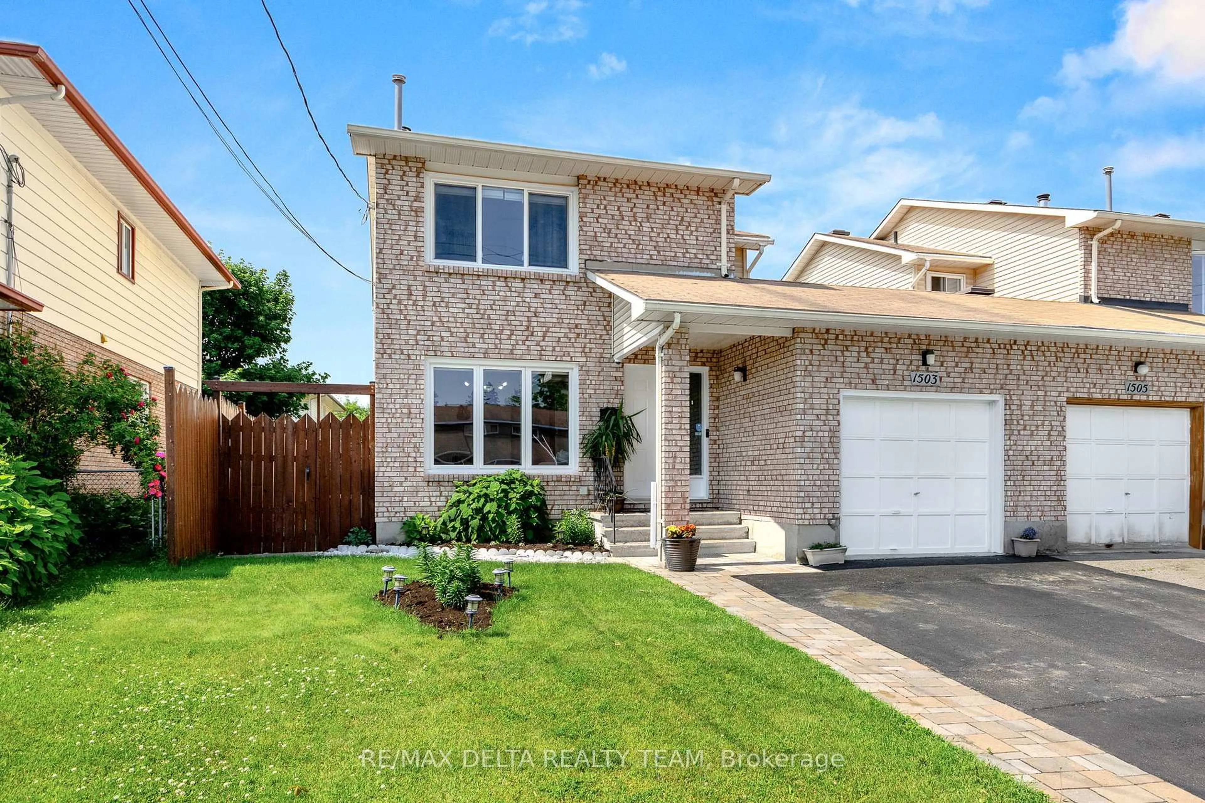 Home with brick exterior material, street for 1503 GOTH Ave, Ottawa Ontario K1T 1E3