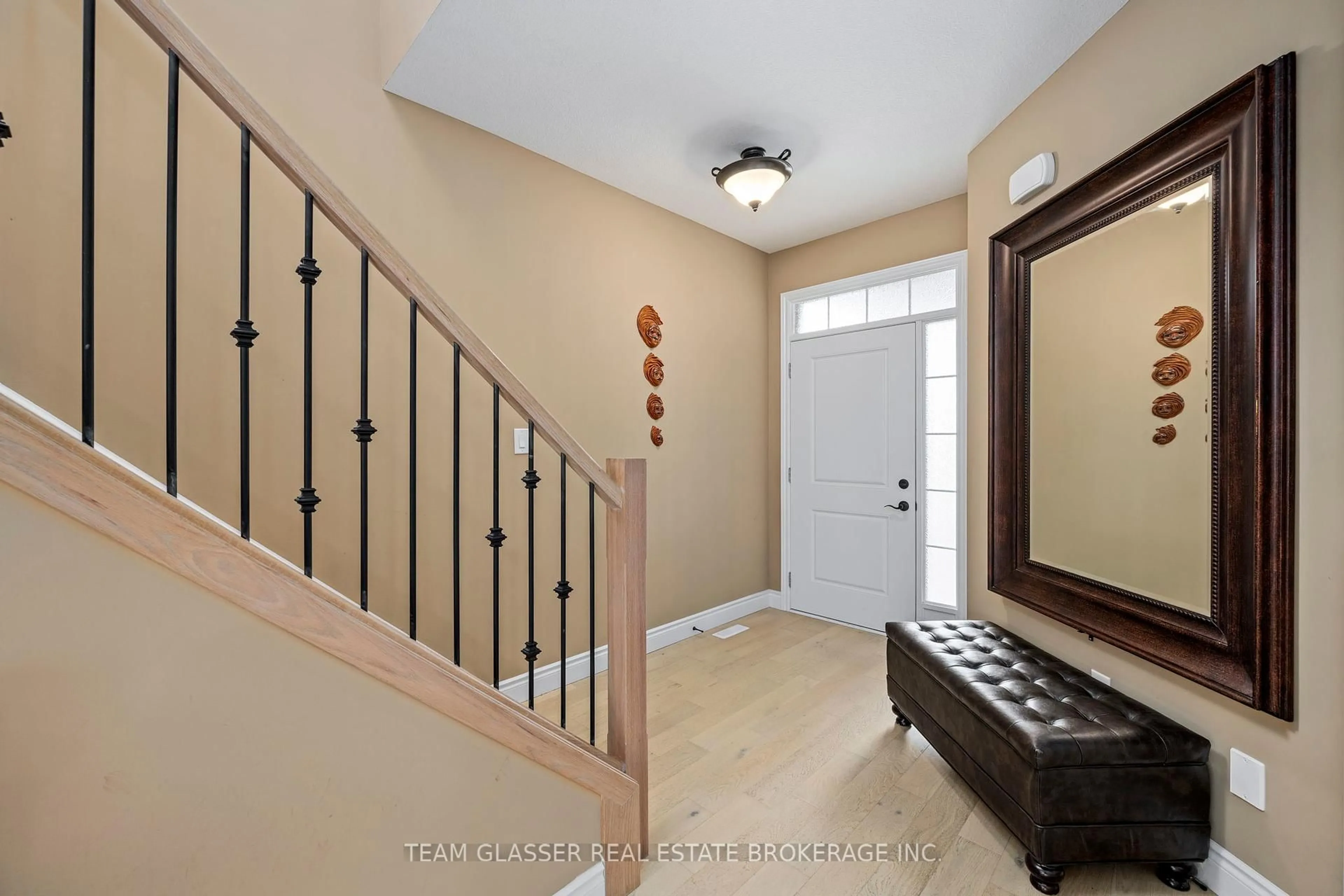 Indoor entryway for 1762 Owen Lane, London North Ontario N6H 5M5
