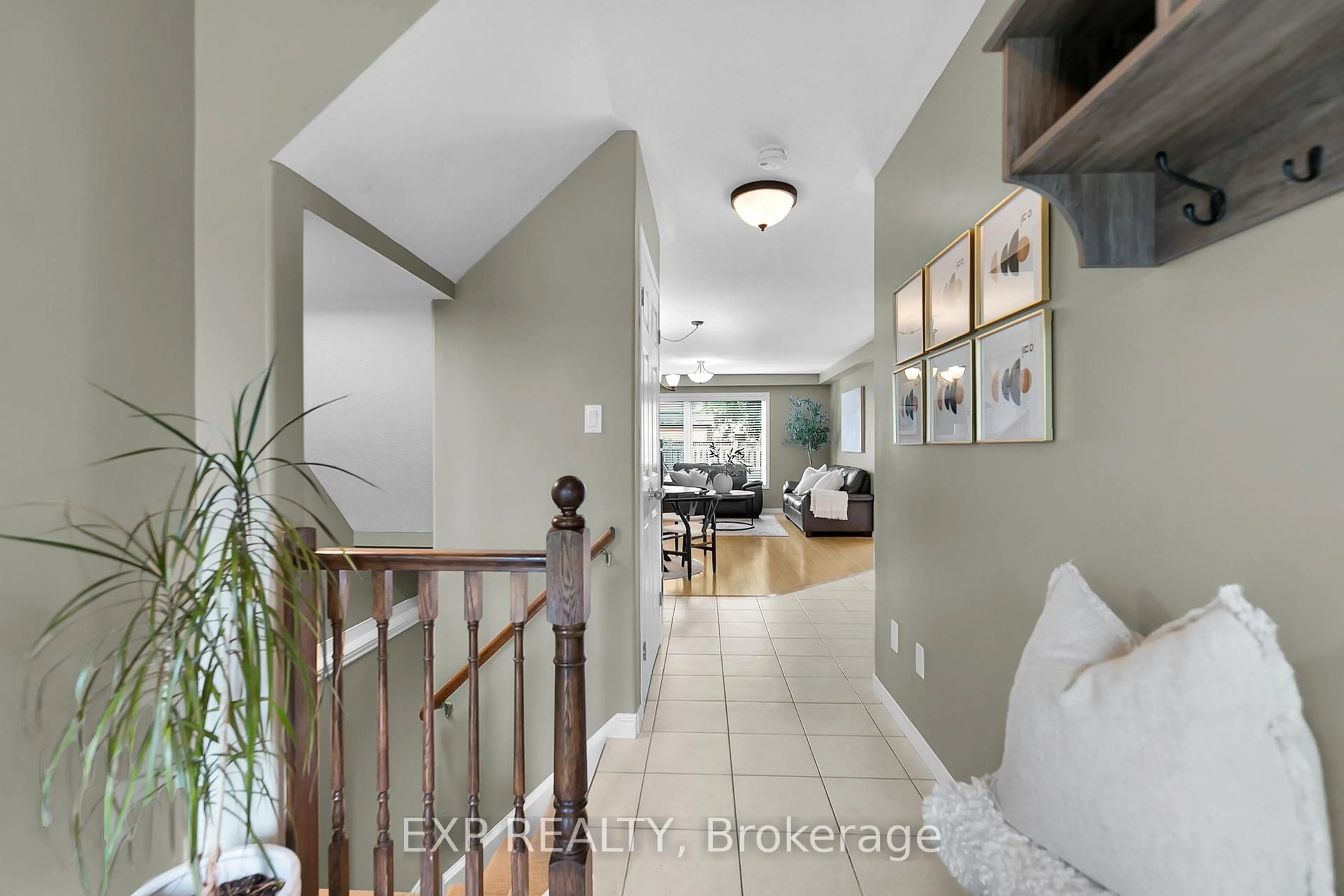 Indoor entryway for 31 Brenneman Dr, Wilmot Ontario N3A 4M9