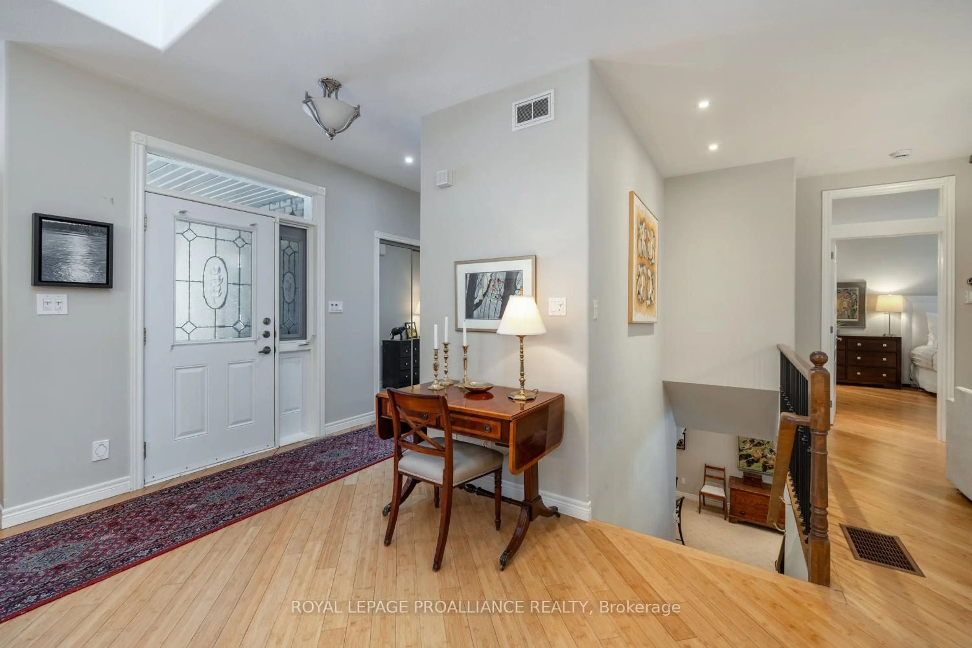 Indoor entryway for 1020 Parkhill Rd #6, Peterborough West Ontario K9K 0E1