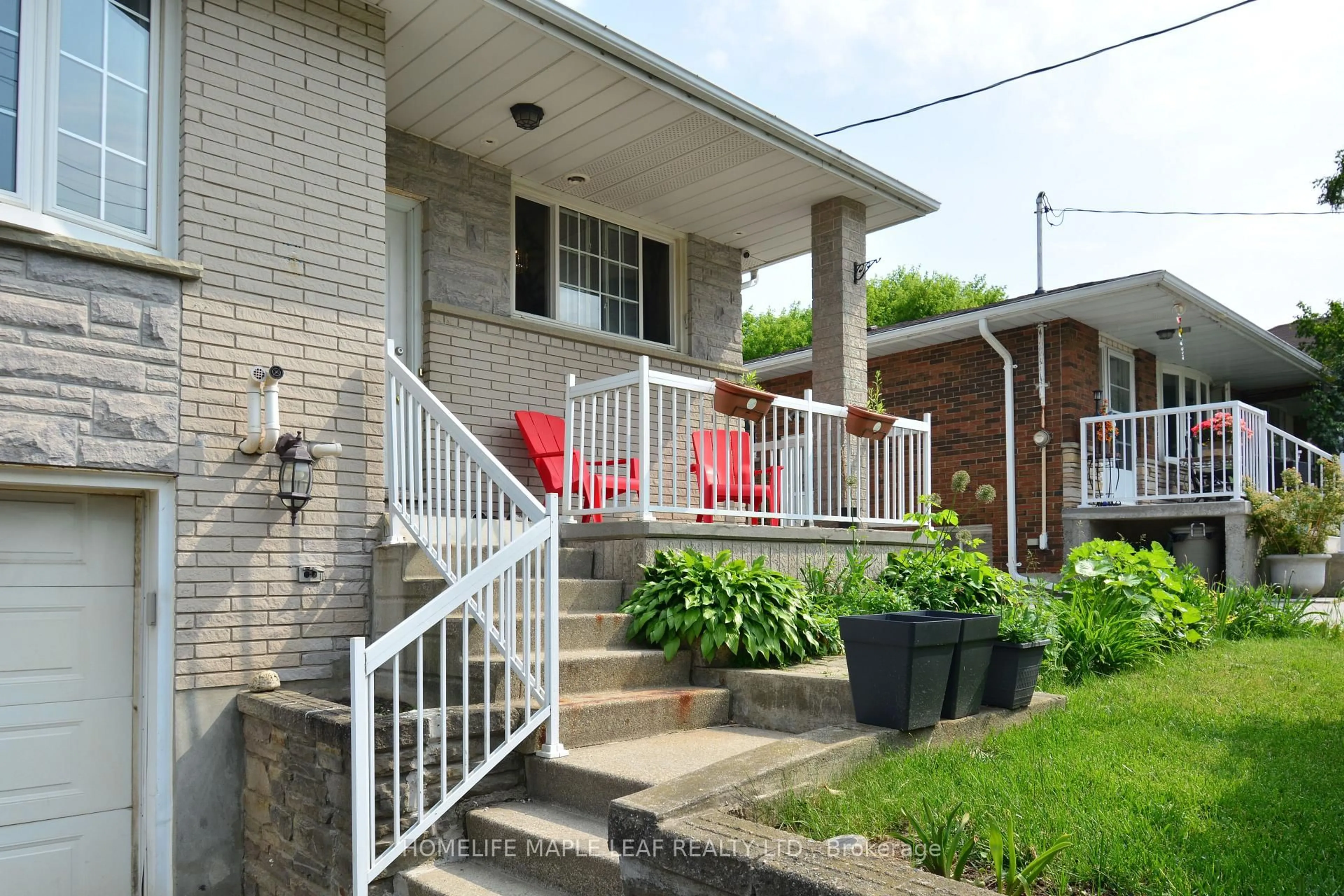 Patio, street for 77 Kinzie Ave, Kitchener Ontario N2A 2J6