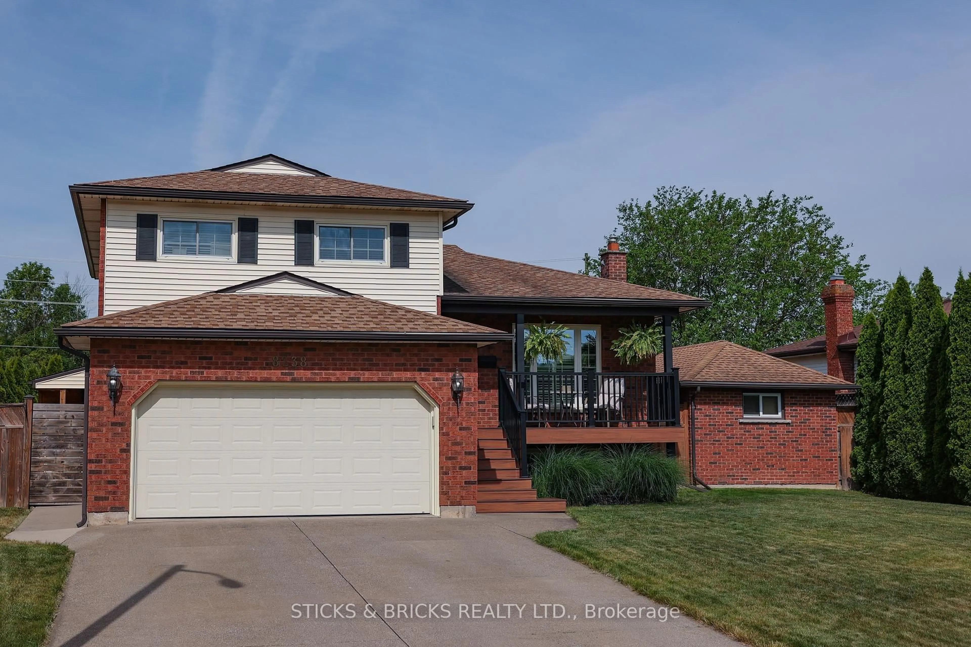 Home with brick exterior material, street for 8238 Lexington Crt, Niagara Falls Ontario L2H 1W4