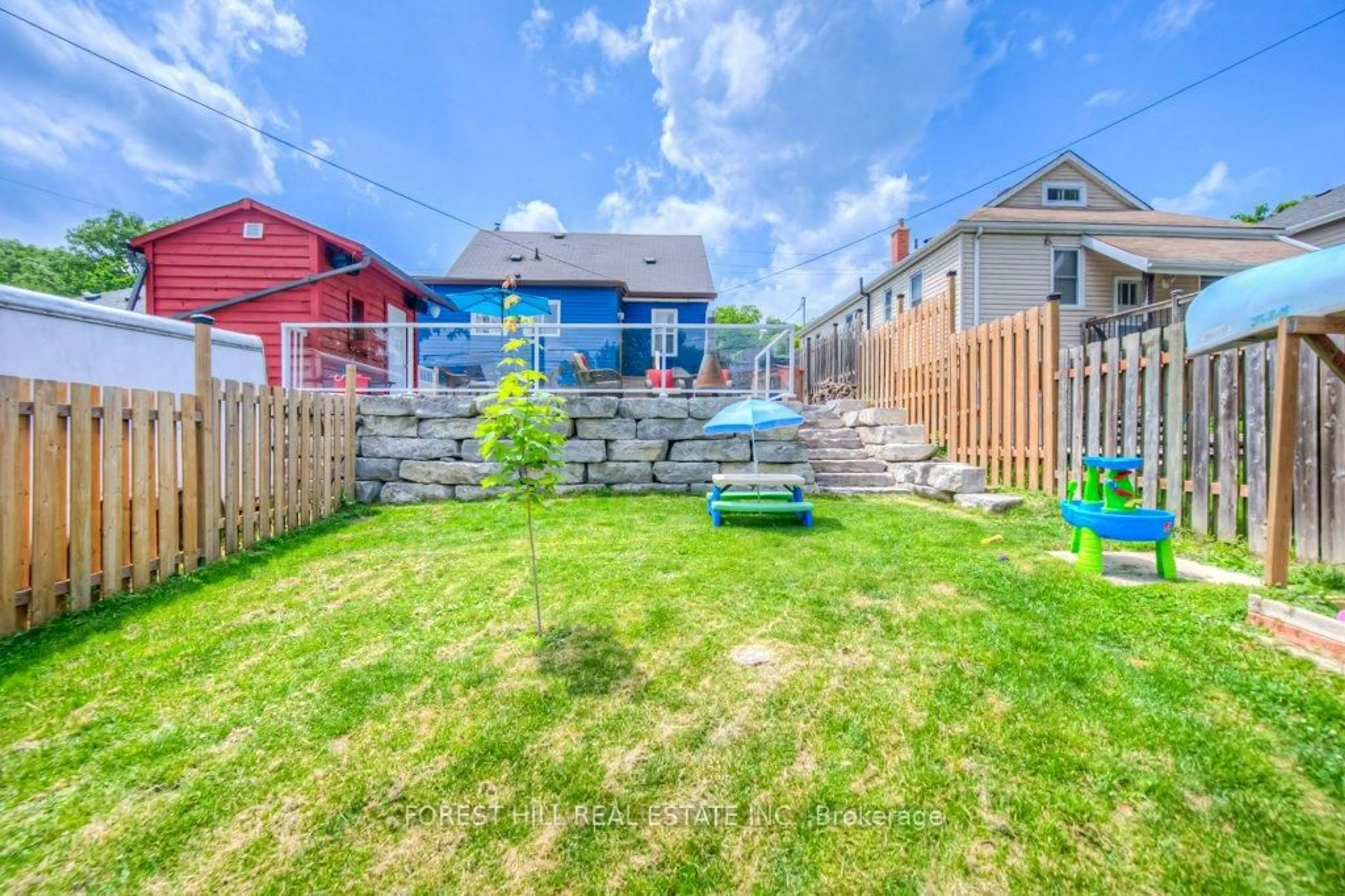 Patio, street for 63 Berkley Rd, Cambridge Ontario N1S 3G5